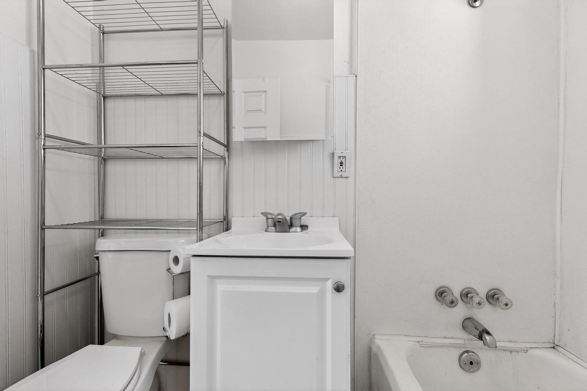 1133 Girard Boulevard NE