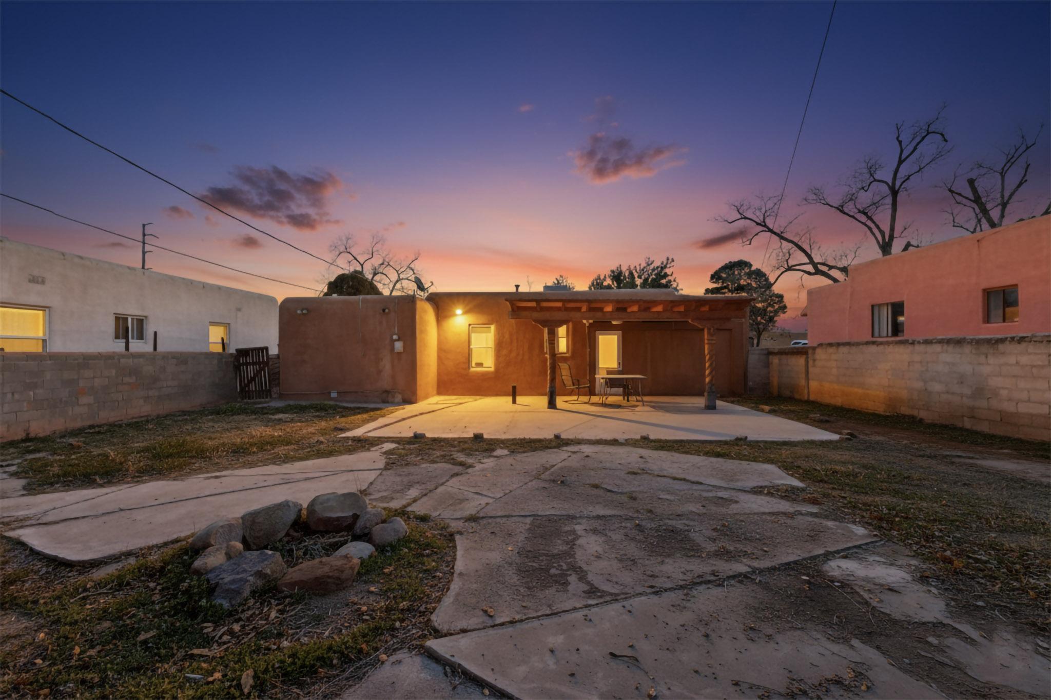 1133 Girard Boulevard NE