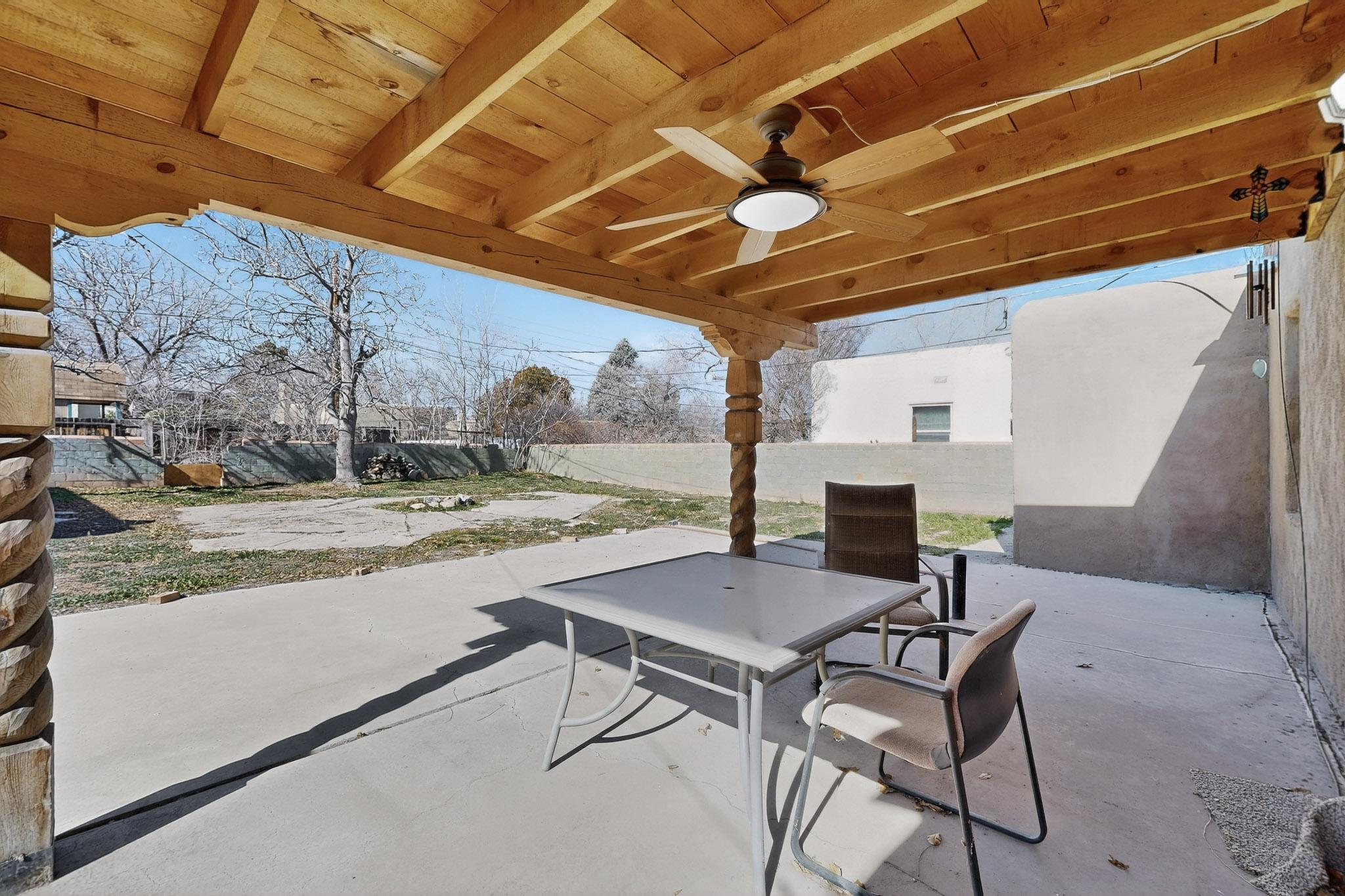 1133 Girard Boulevard NE