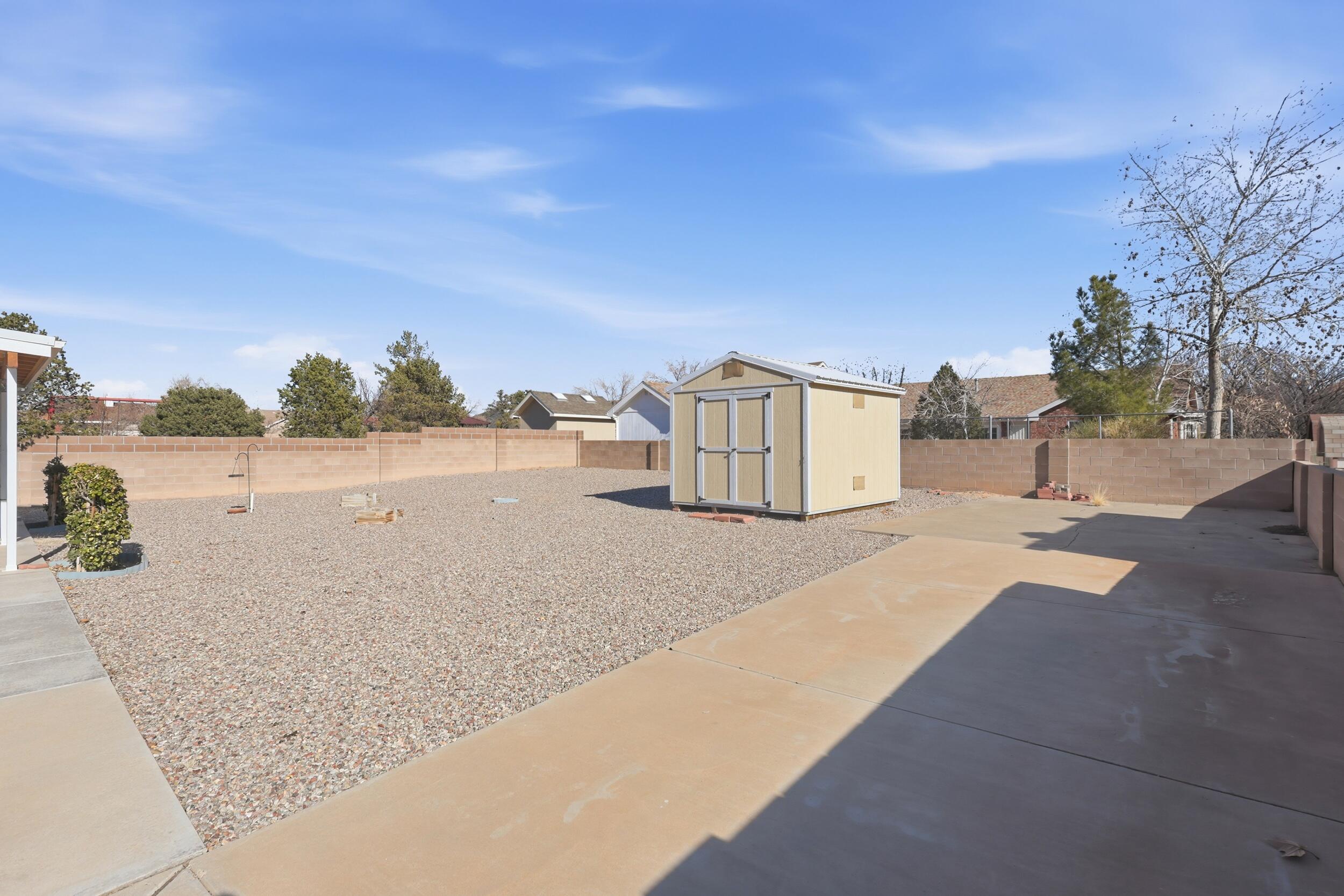 1616 Cerro Crestado Drive NW
