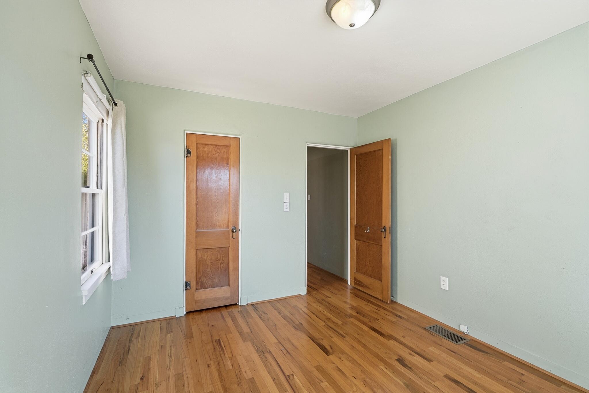 408 Amherst Drive SE