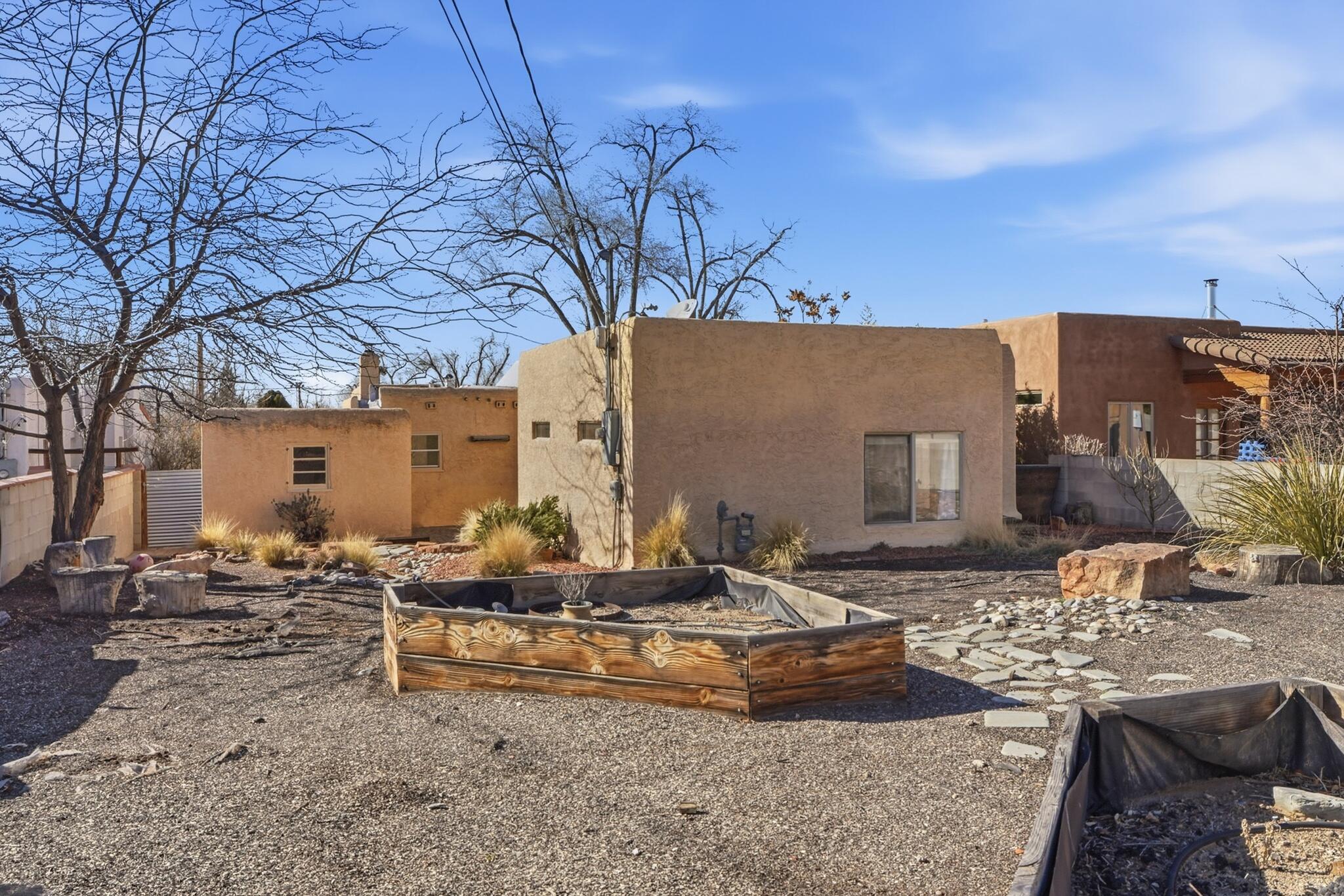 408 Amherst Drive SE