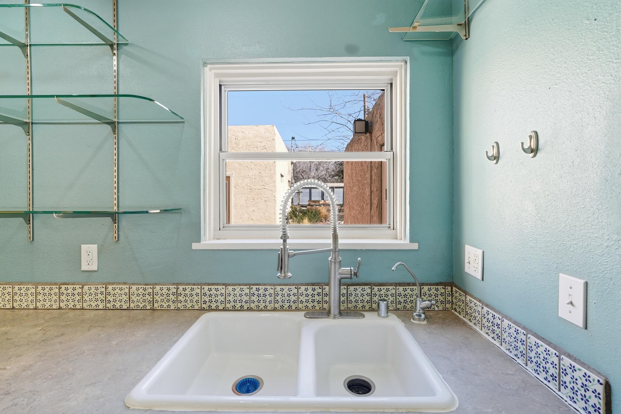 408 Amherst Drive SE