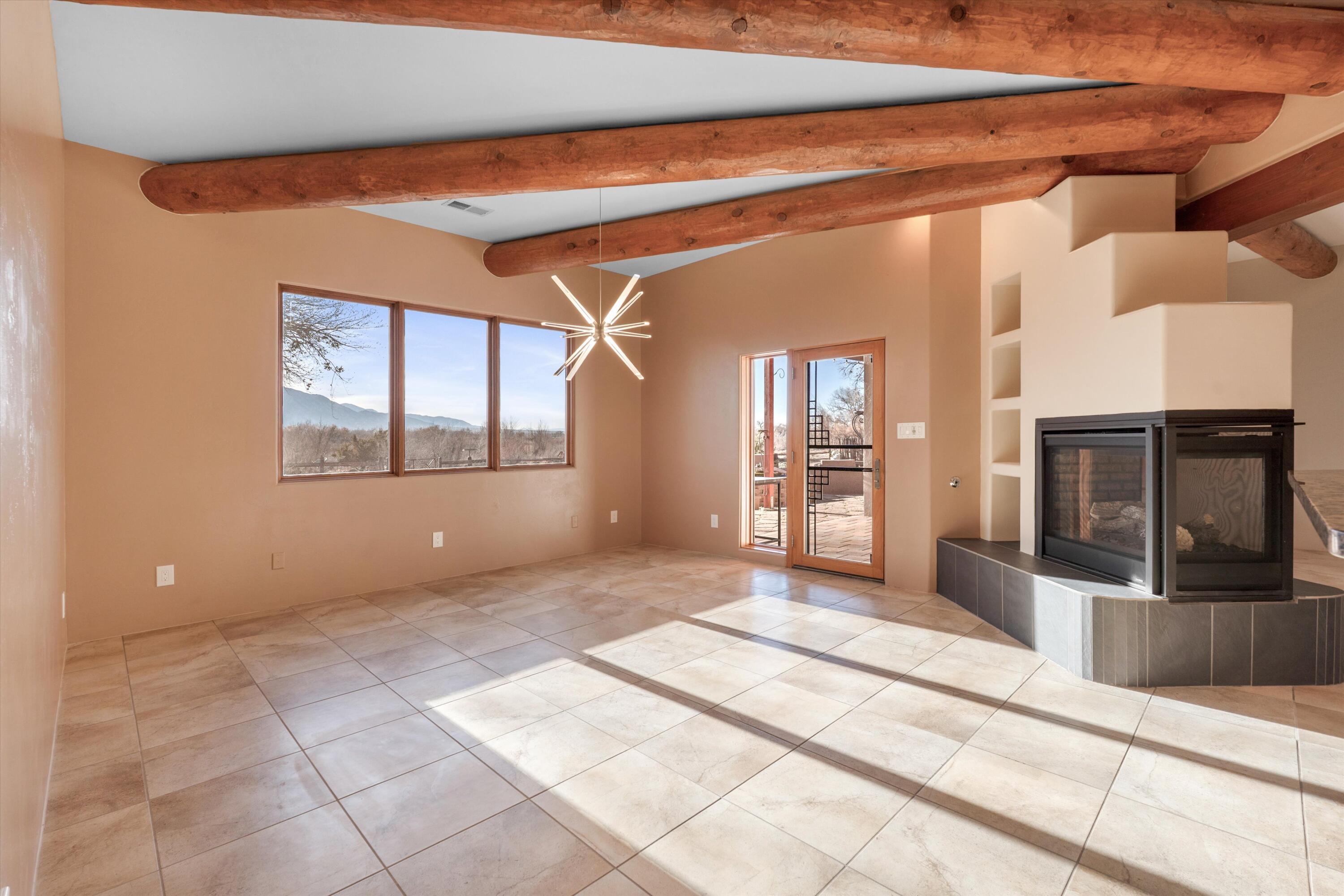 1114 W Avenida Los Suenos