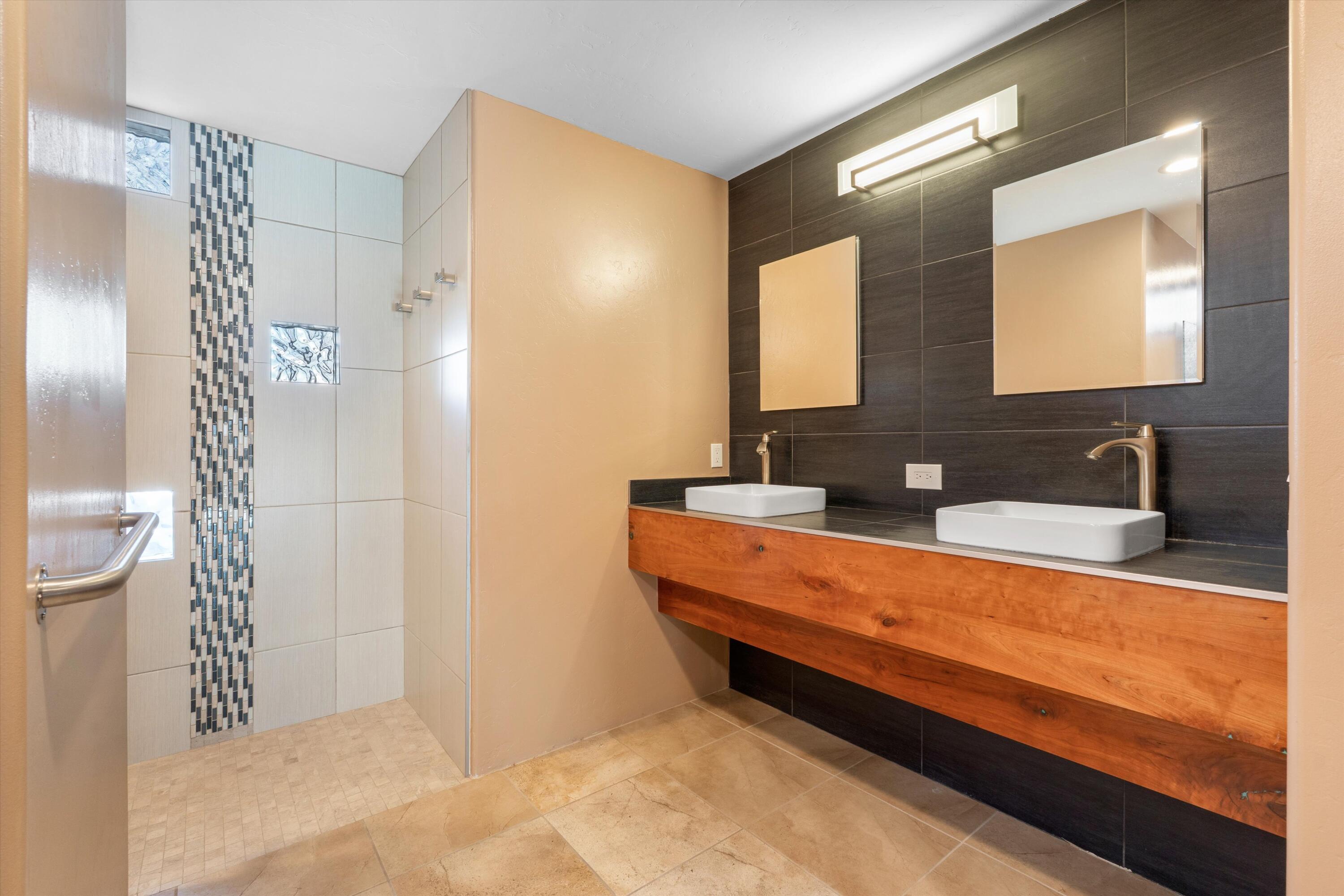 1114 W Avenida Los Suenos