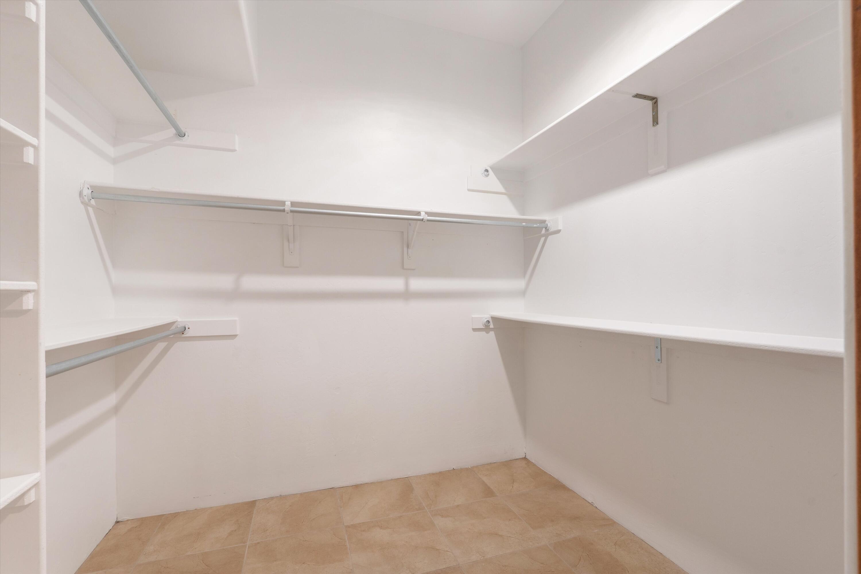 1114 W Avenida Los Suenos