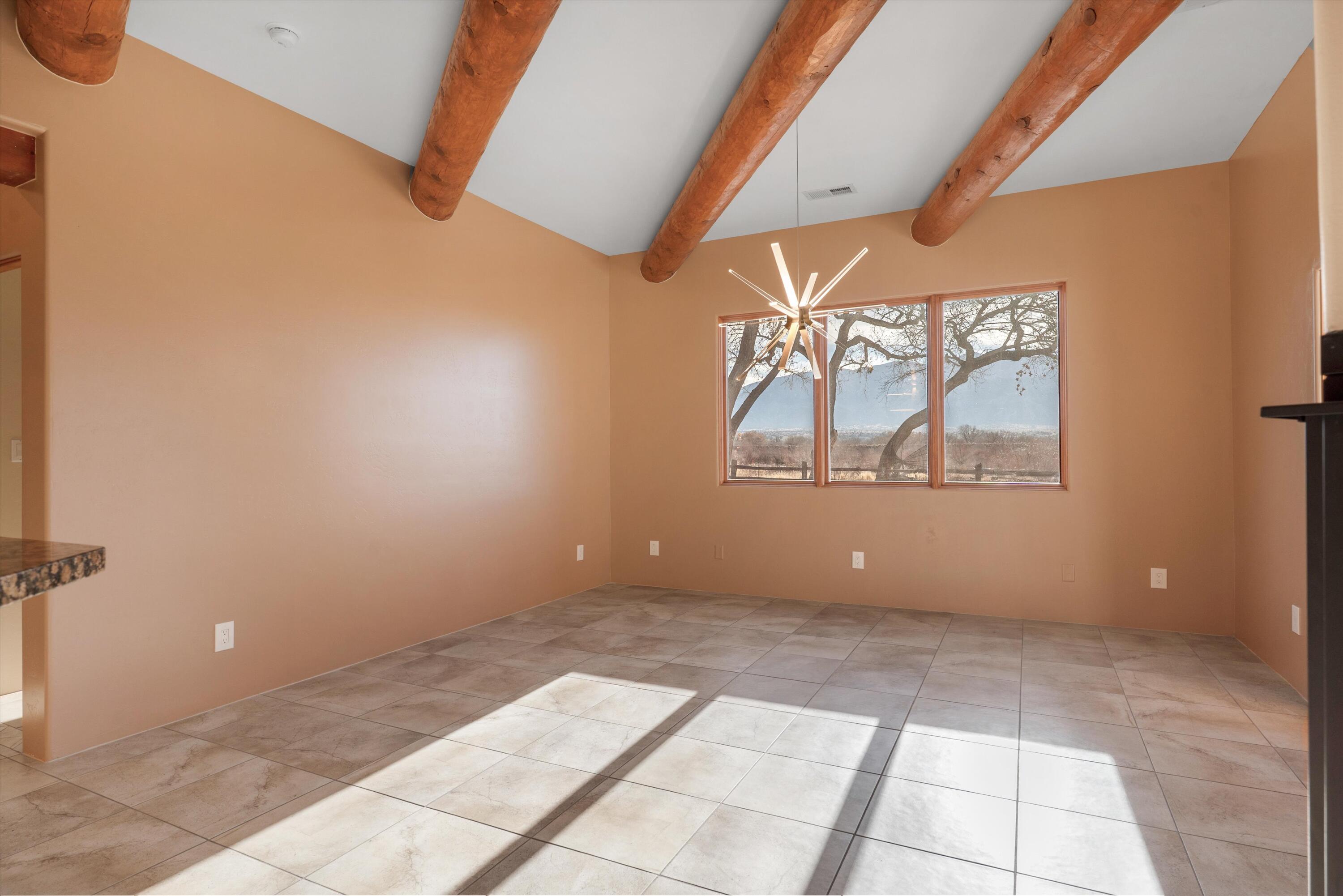 1114 W Avenida Los Suenos