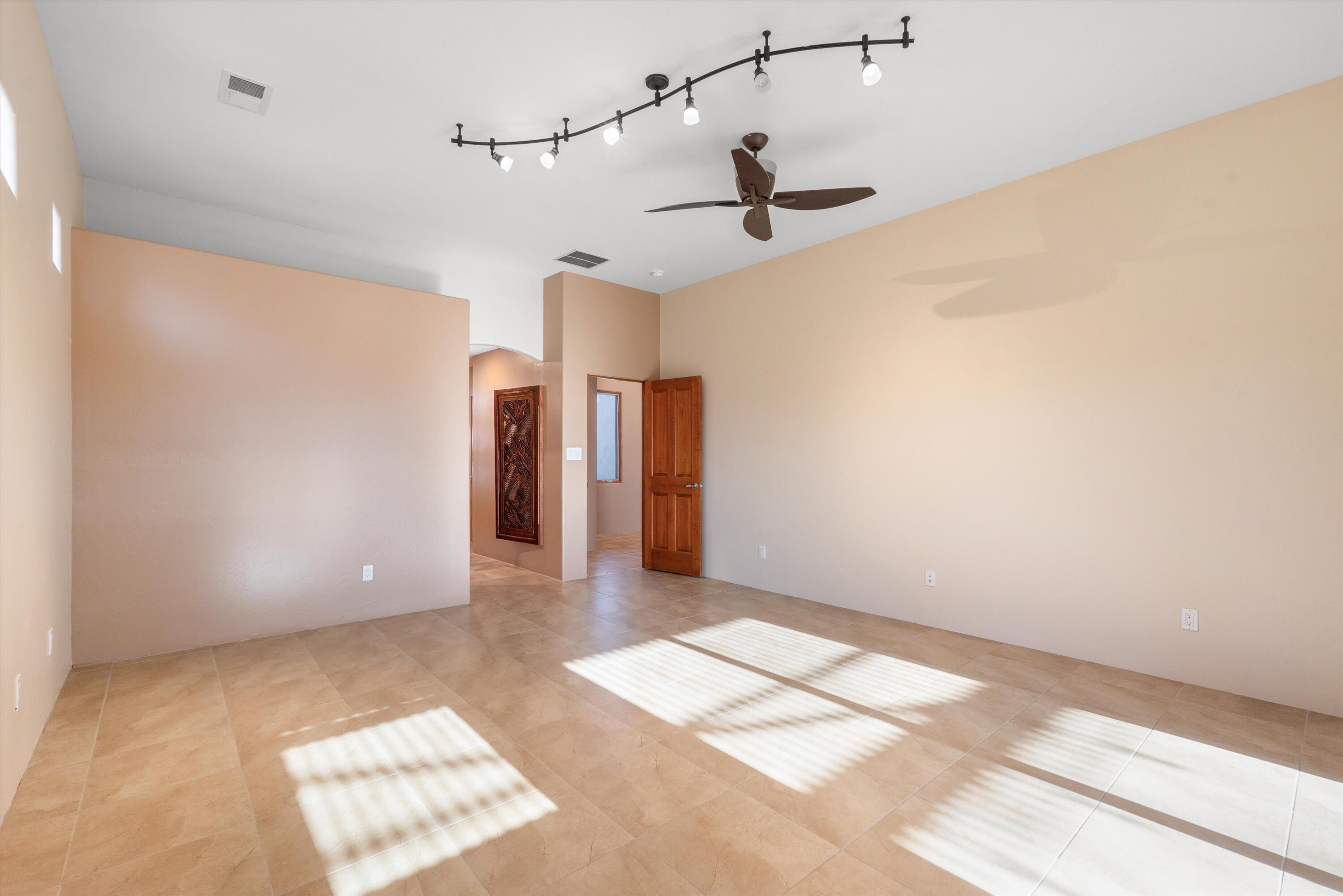 1114 W Avenida Los Suenos