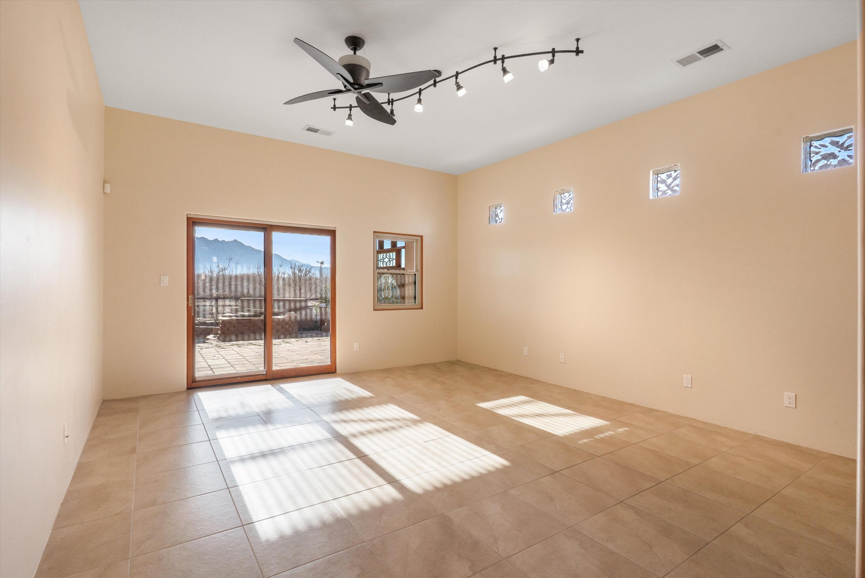 1114 W Avenida Los Suenos