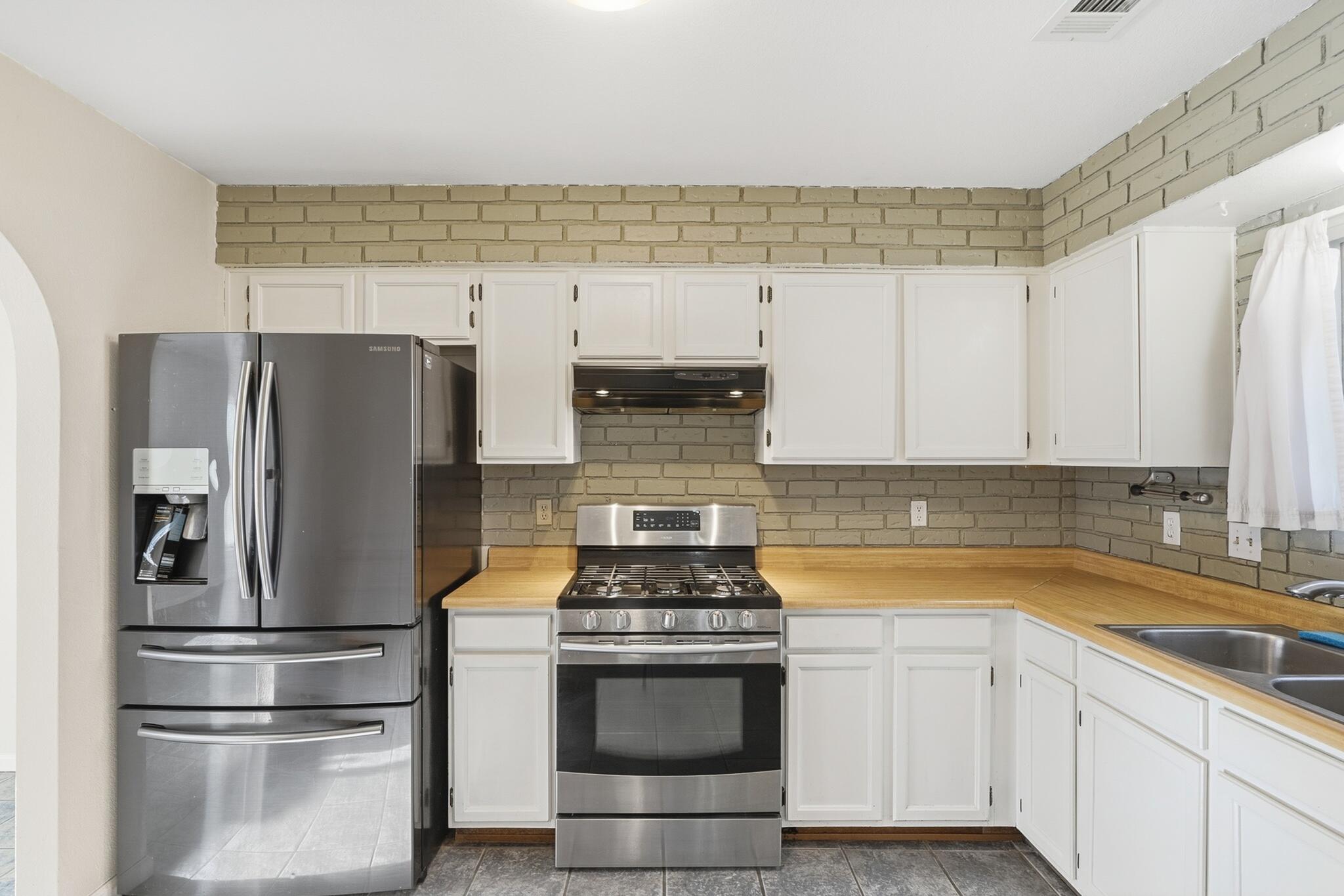 592 Stagecoach Road SE