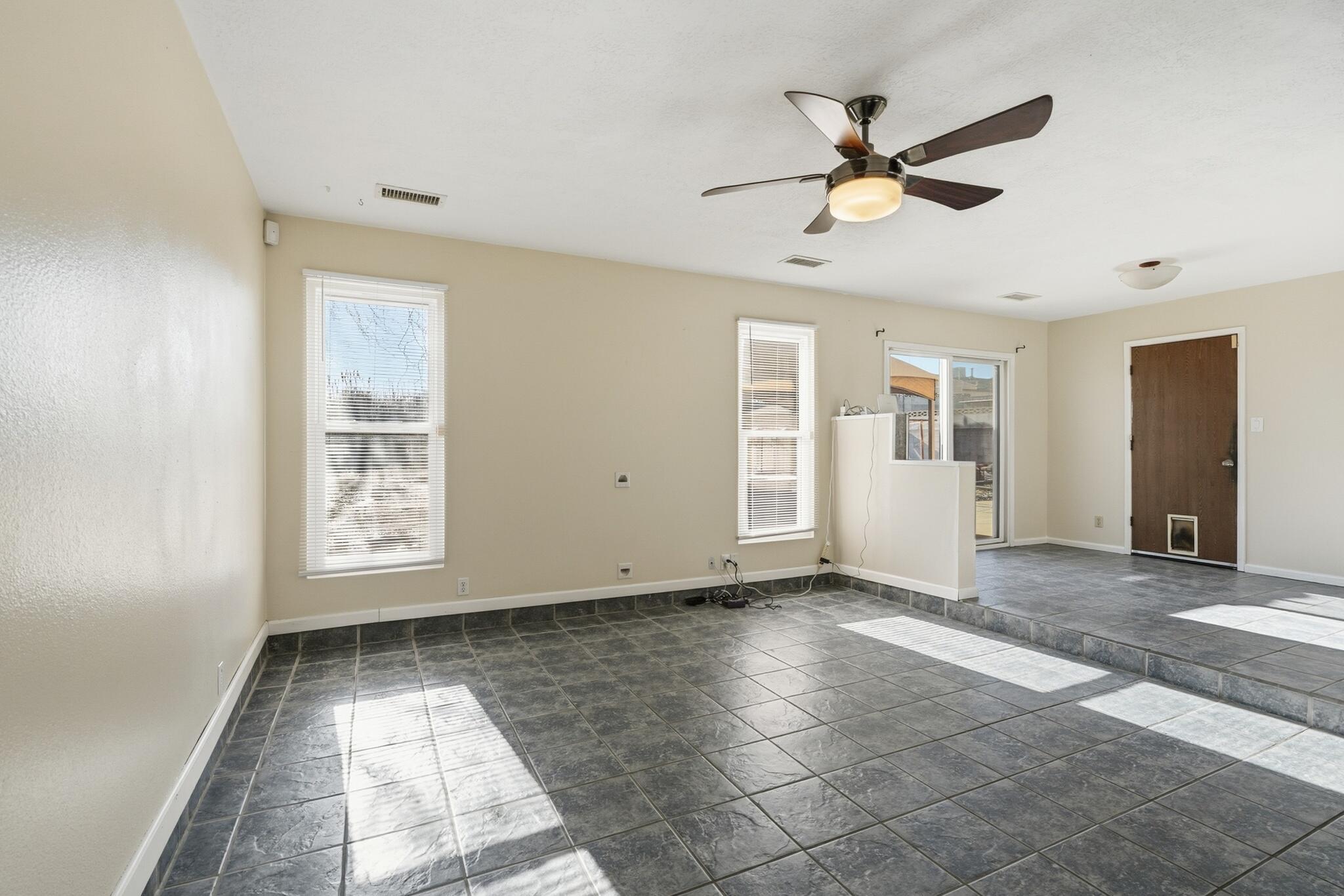 592 Stagecoach Road SE