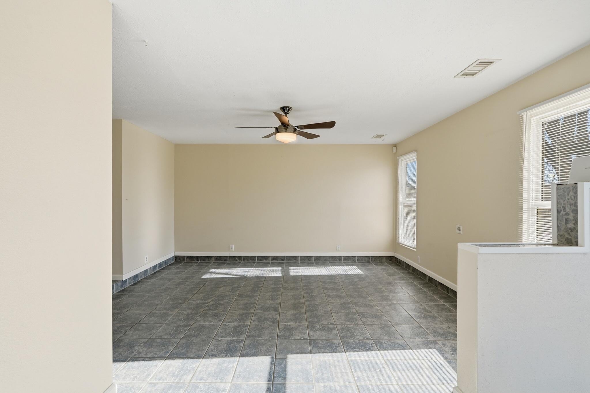 592 Stagecoach Road SE