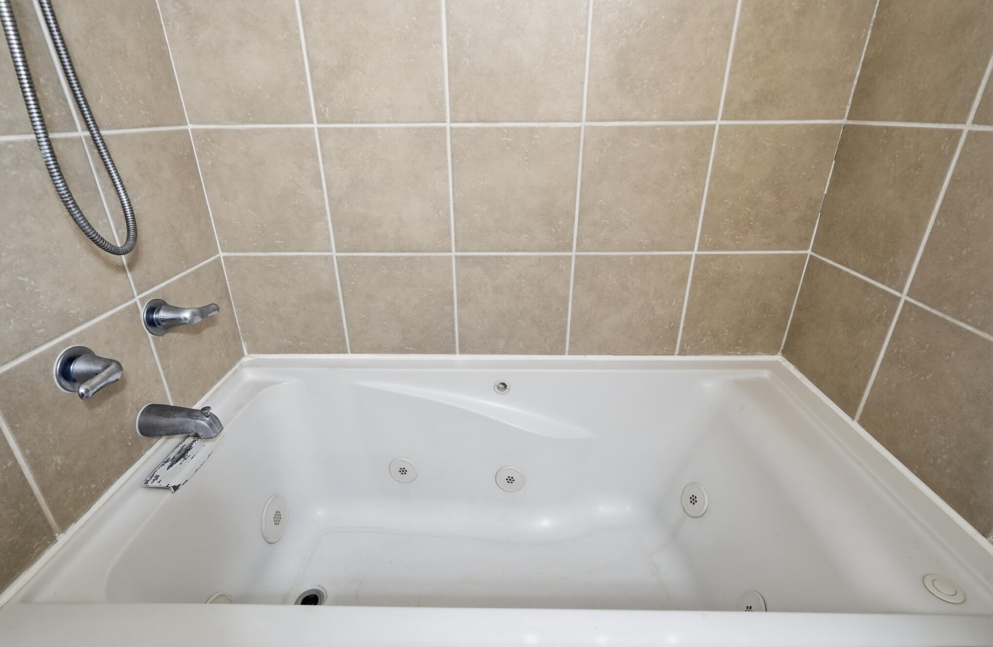 592 Stagecoach Road SE