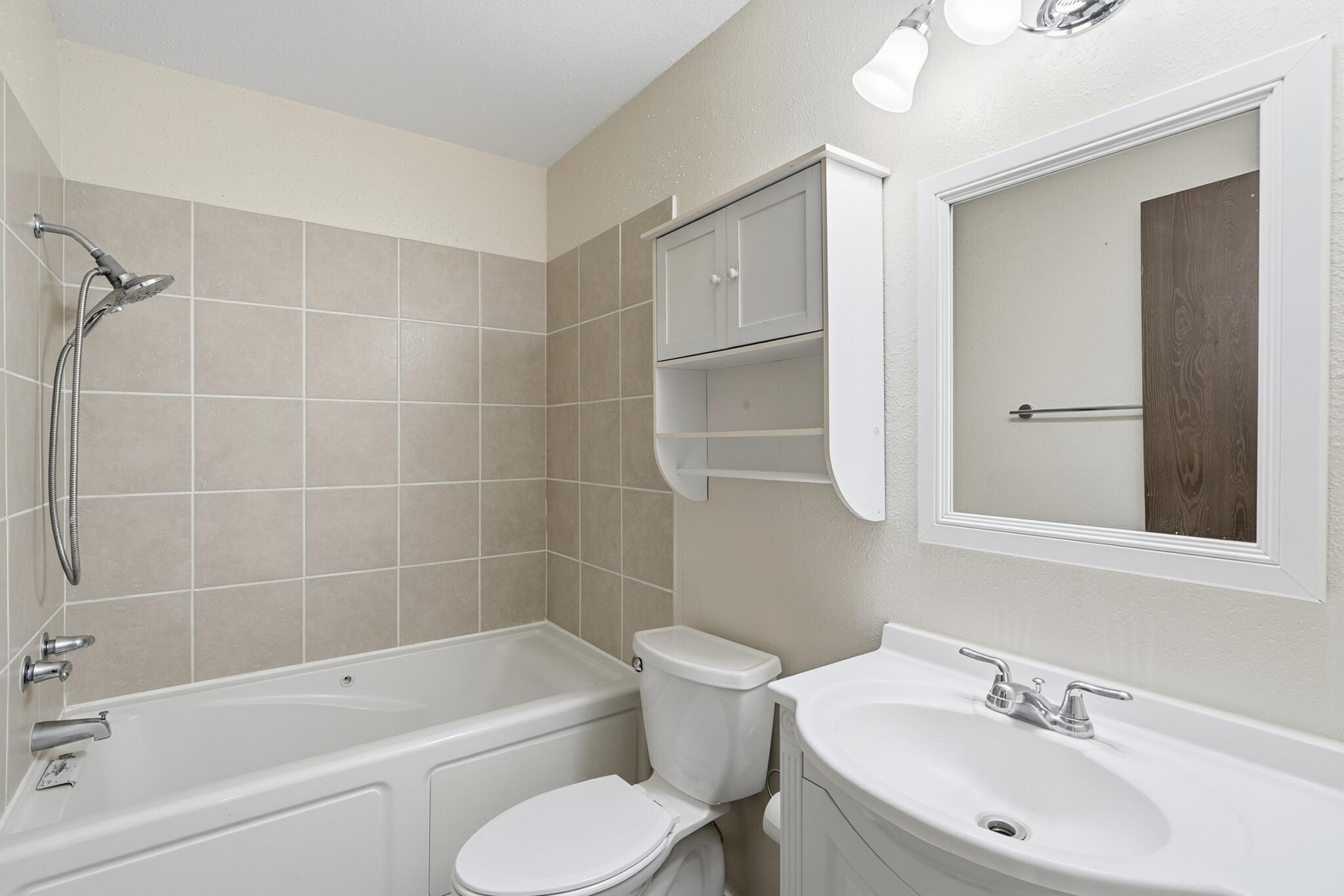 592 Stagecoach Road SE