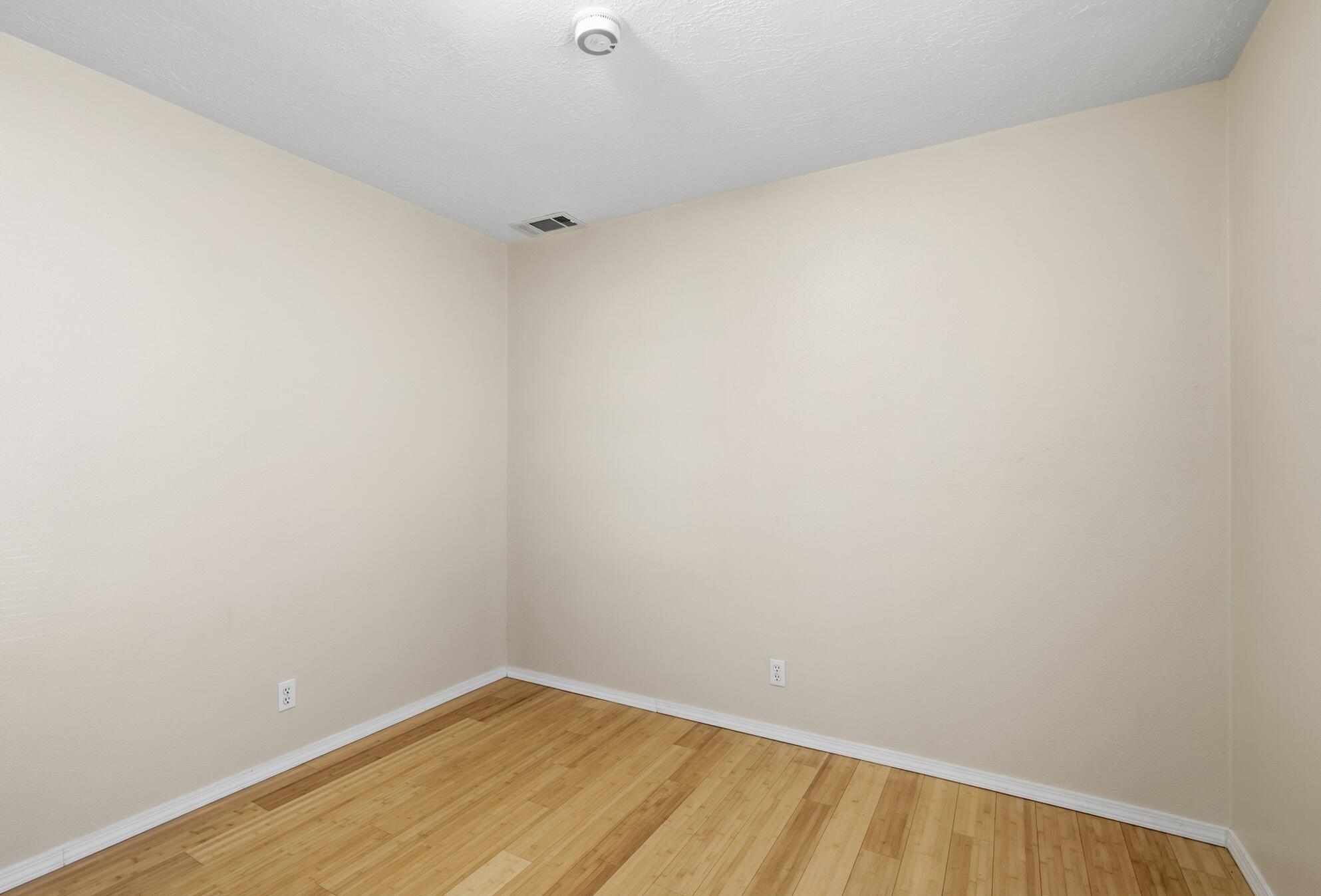 592 Stagecoach Road SE