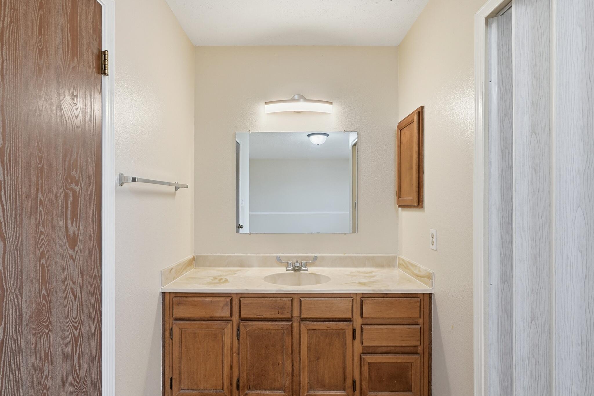 592 Stagecoach Road SE