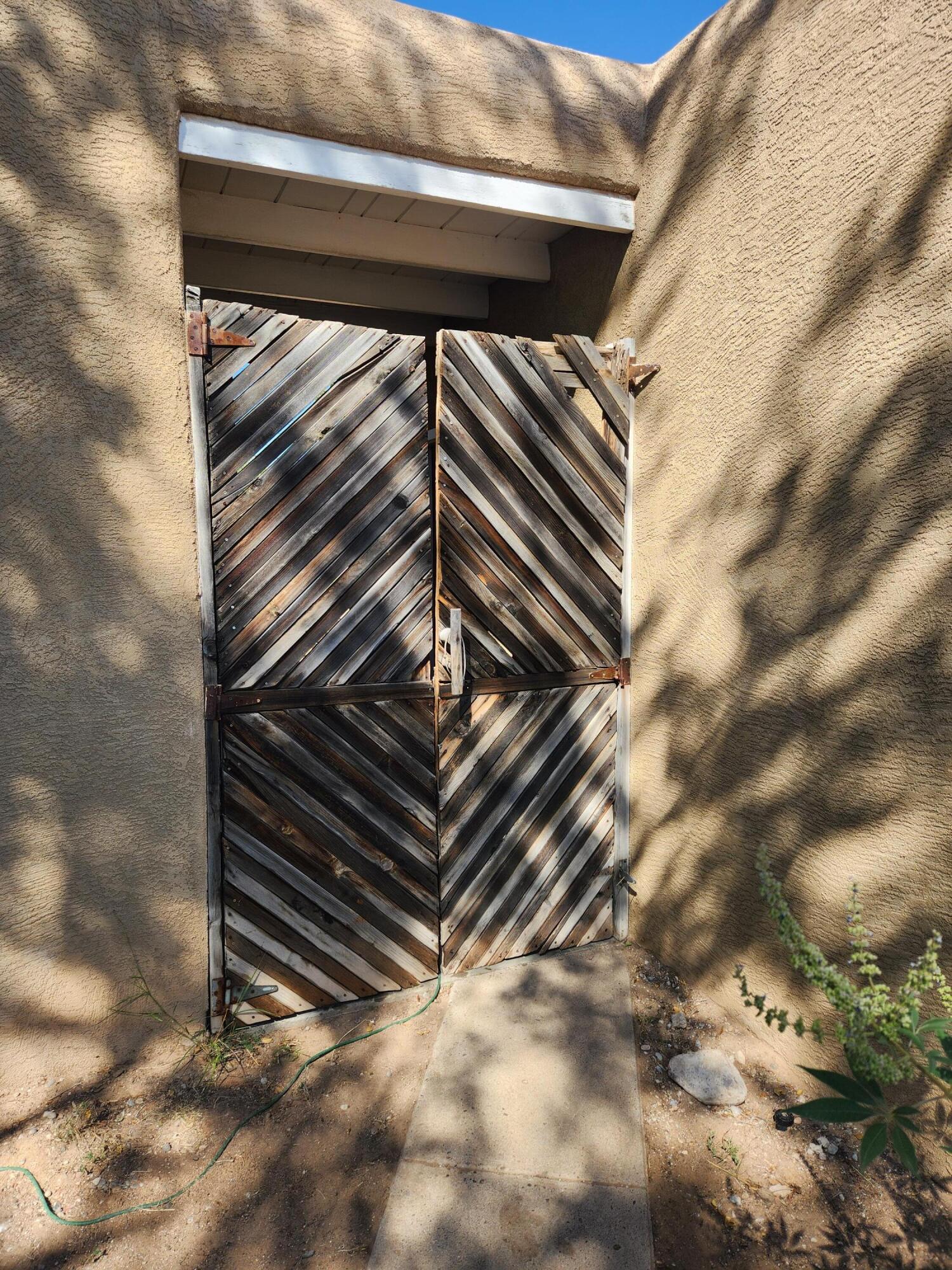 1217 Girard Boulevard NE