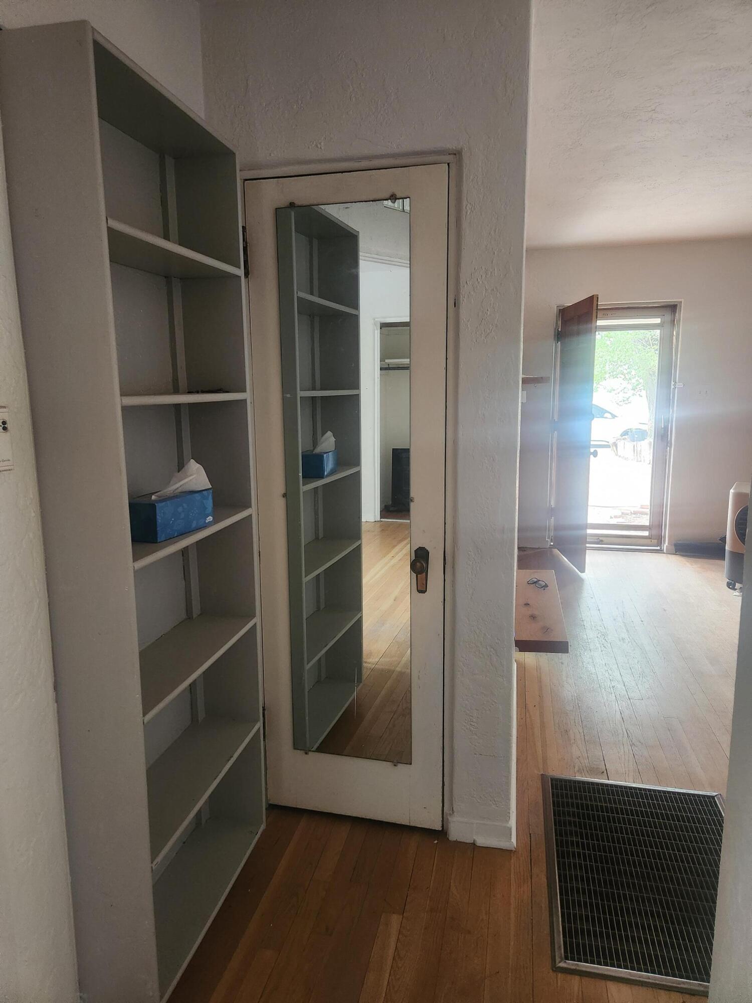 1217 Girard Boulevard NE