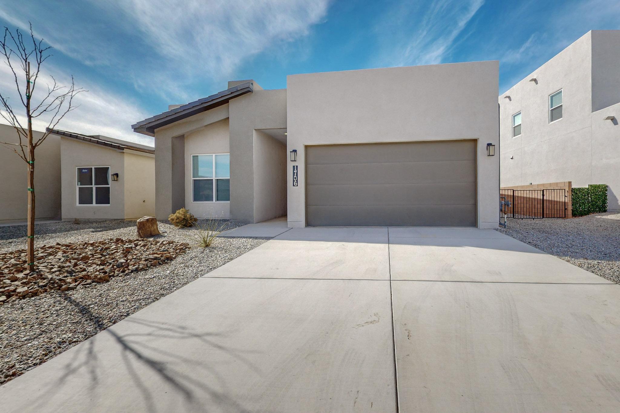 1706 Tesoro Loop NW
