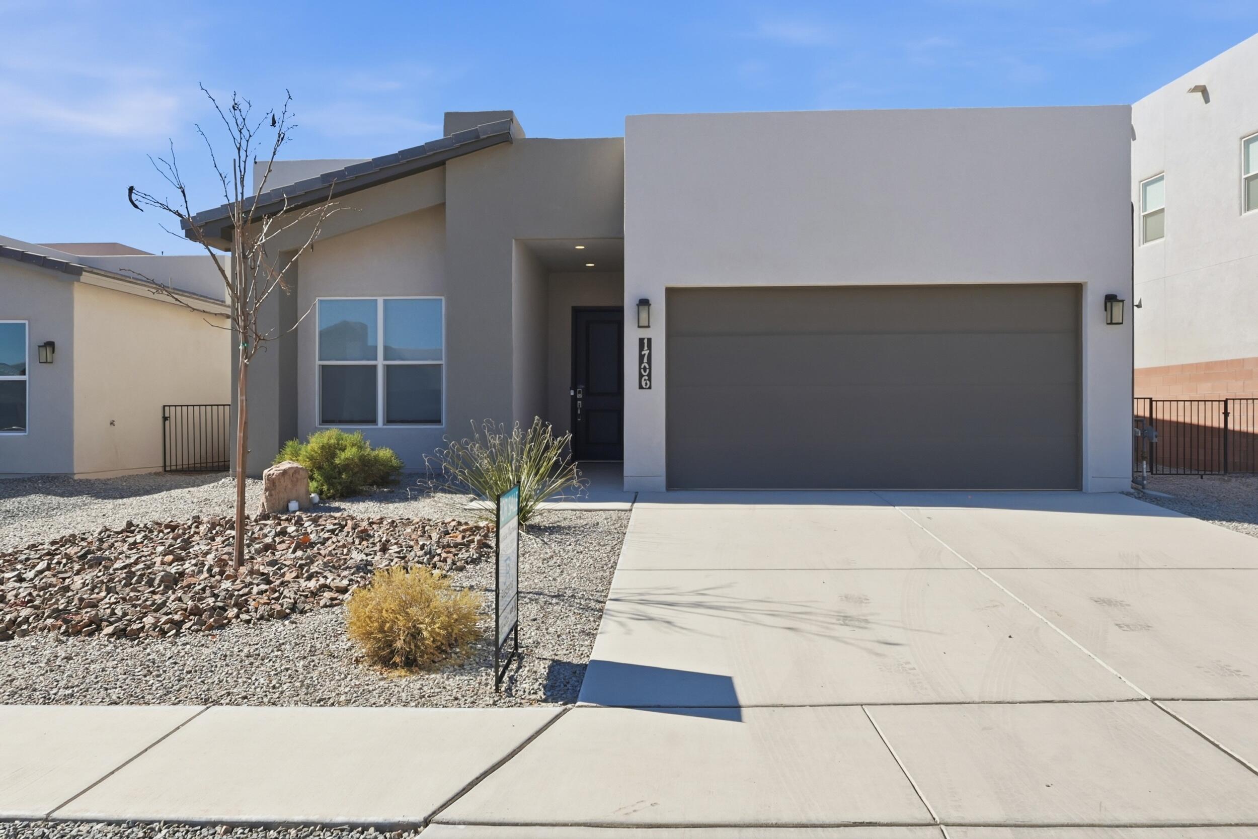 1706 Tesoro Loop NW
