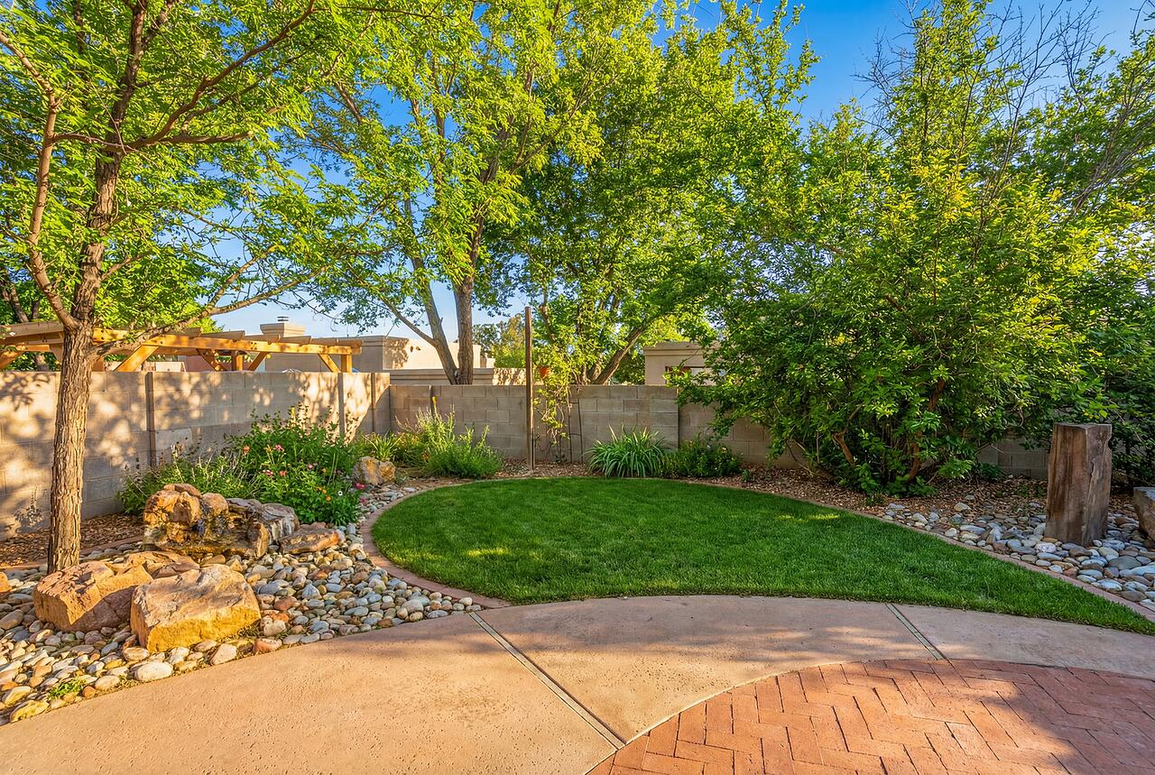 7709 Jacobo Drive NE