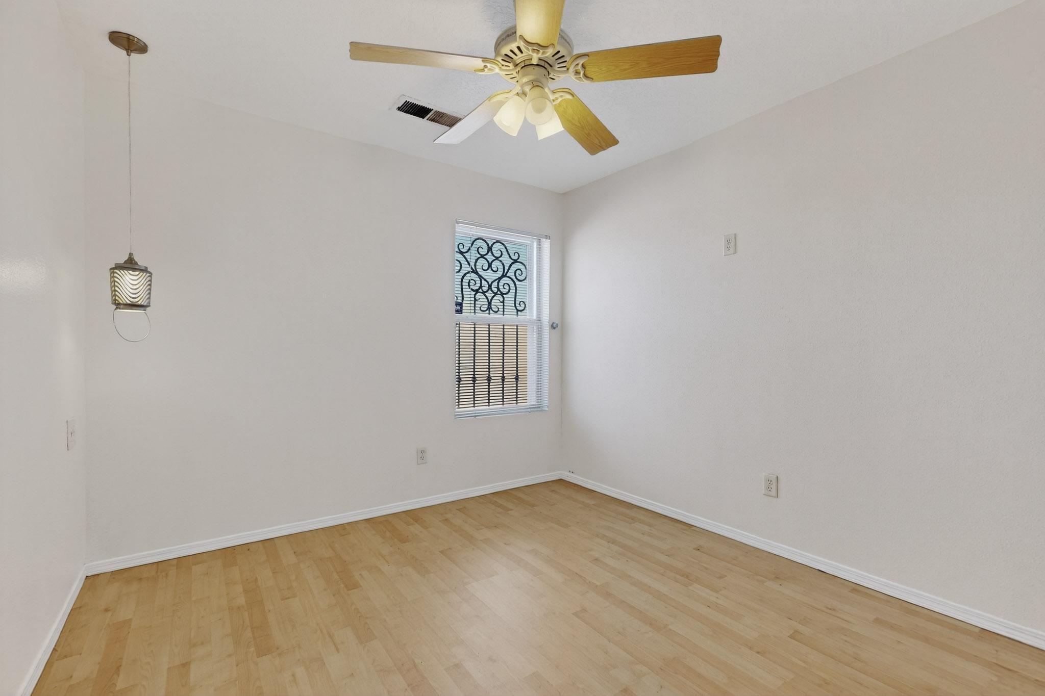 424 Whitethorn Street SW