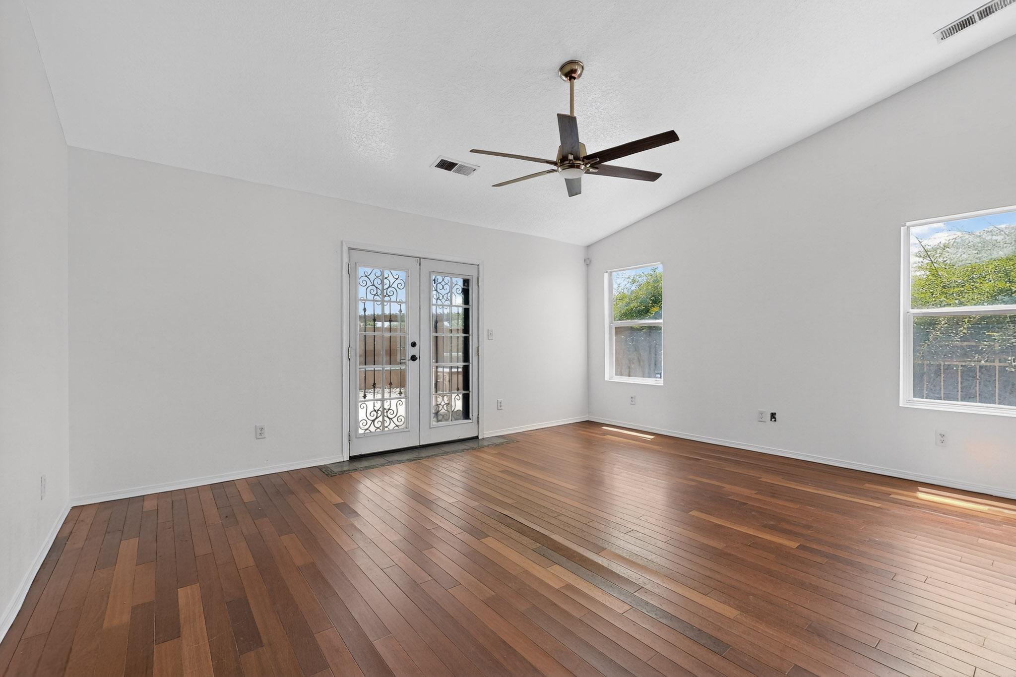 424 Whitethorn Street SW