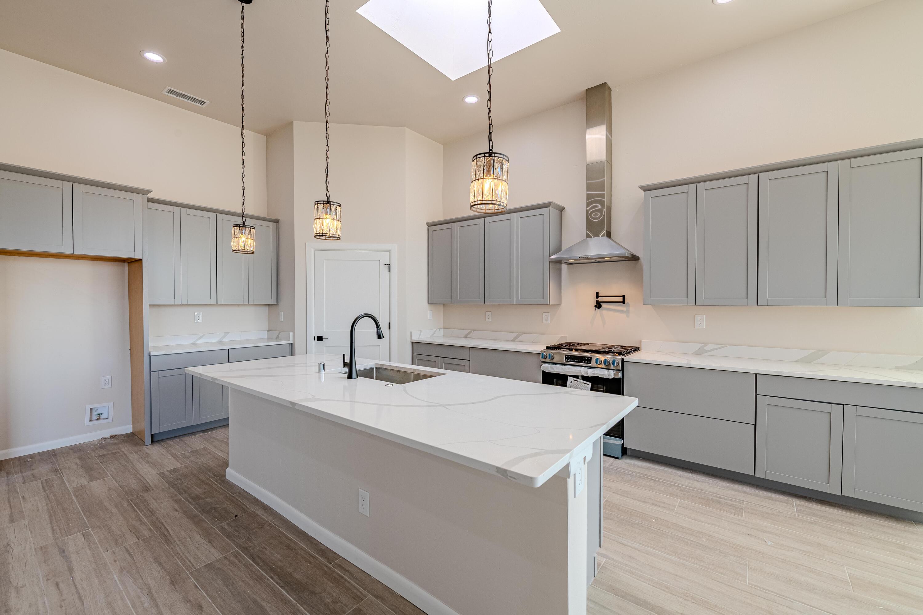 605 Colorado Mountain Road NE