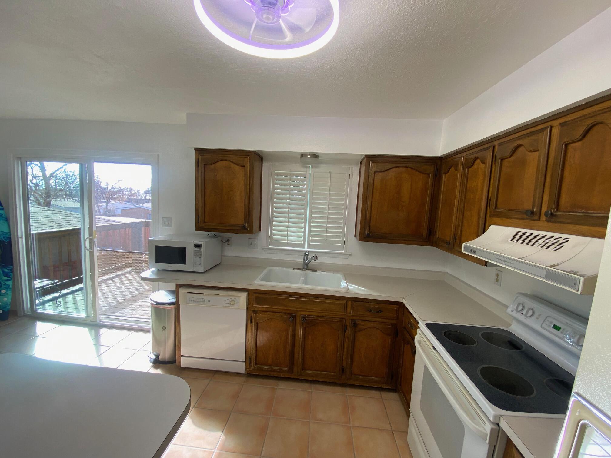 1921 Chelwood Park Boulevard NE