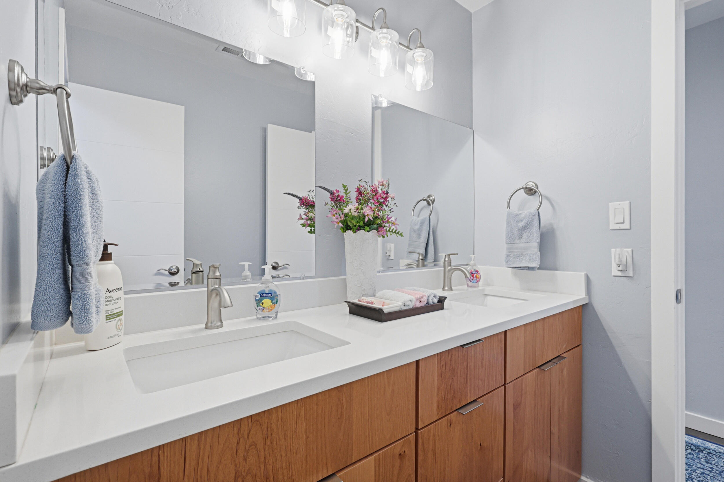 321 Hillandale Avenue