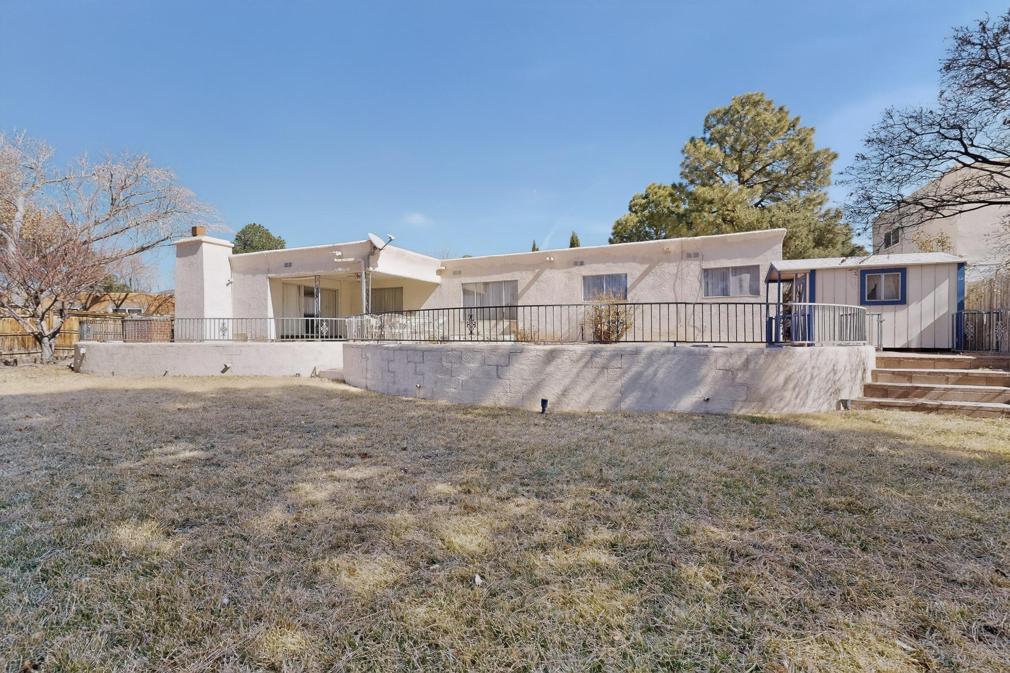 1037 Santa Ana Avenue SE