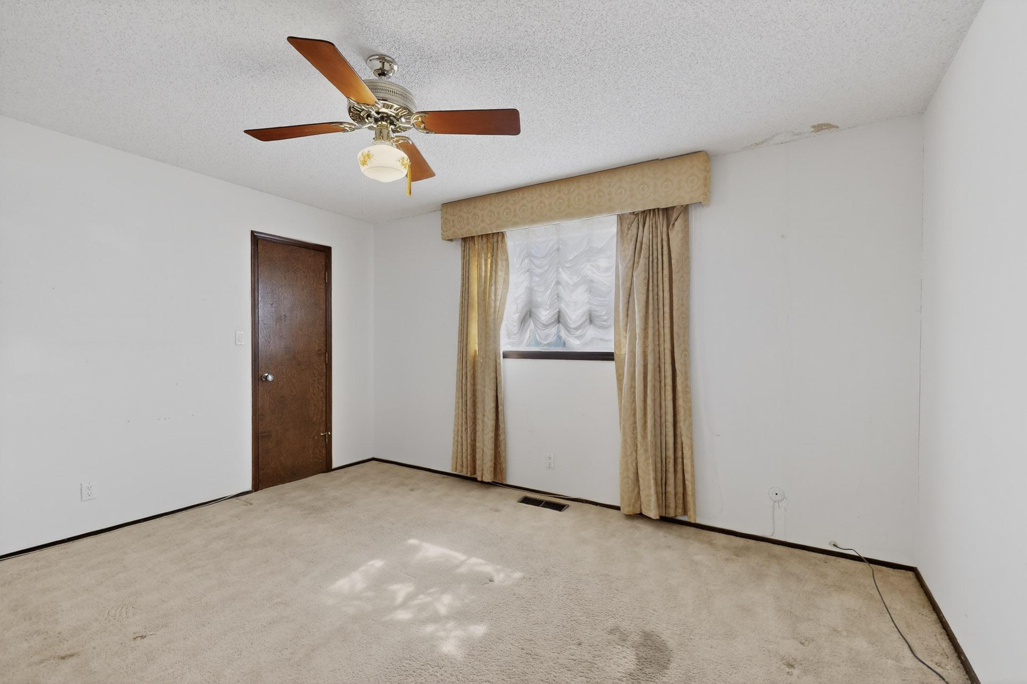1037 Santa Ana Avenue SE