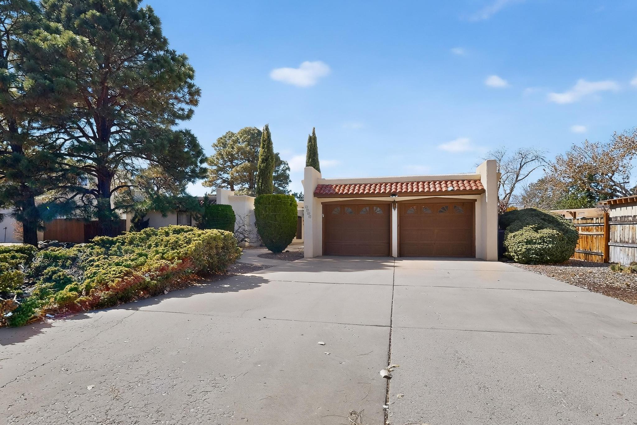 1037 Santa Ana Avenue SE