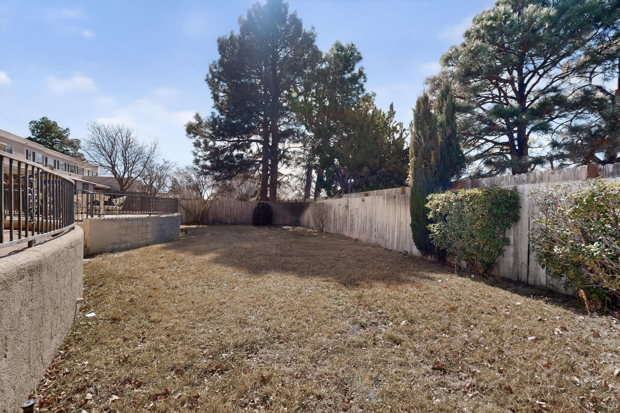 1037 Santa Ana Avenue SE