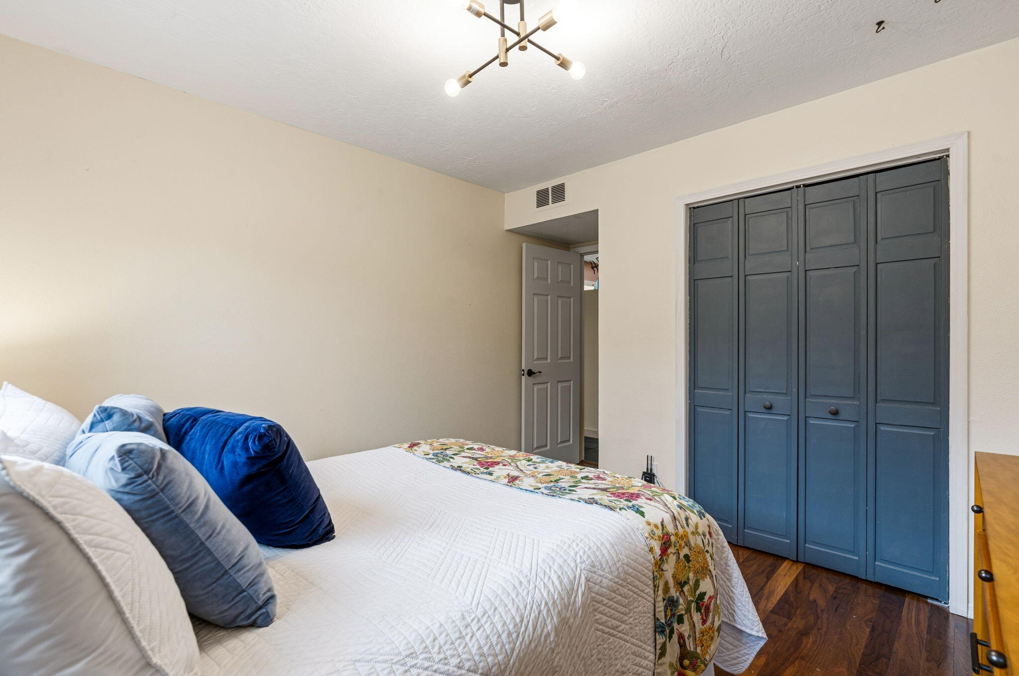 9700 Admiral Nimitz Avenue NE