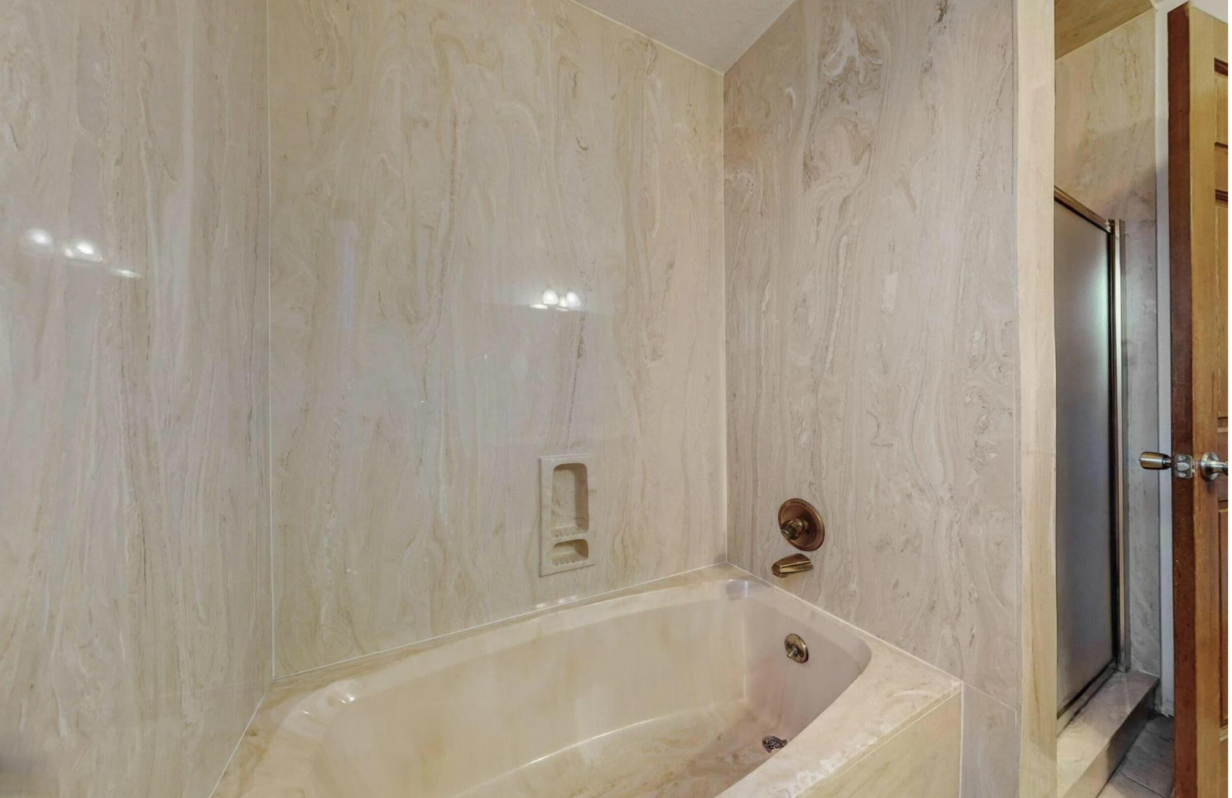 921 Romadora Lane SW