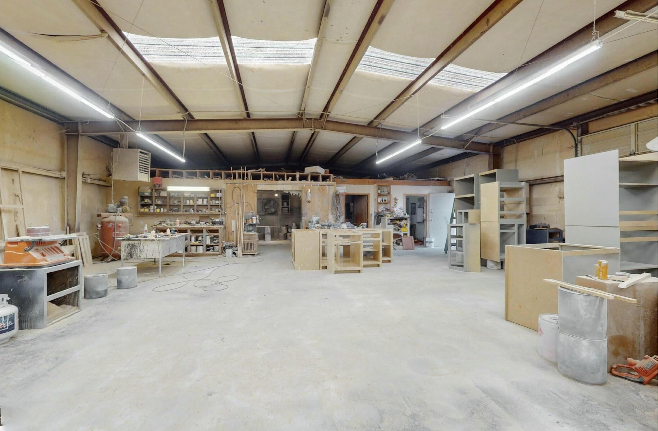 921 Romadora Lane SW