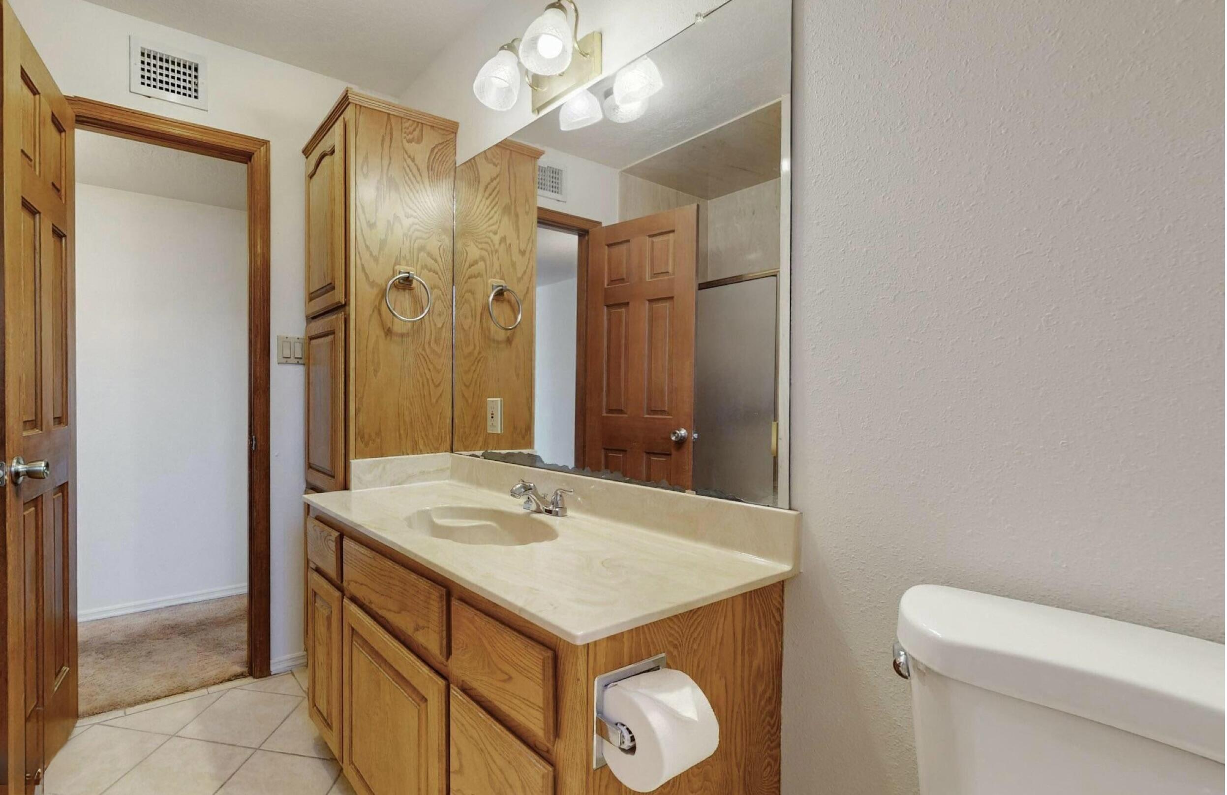 921 Romadora Lane SW