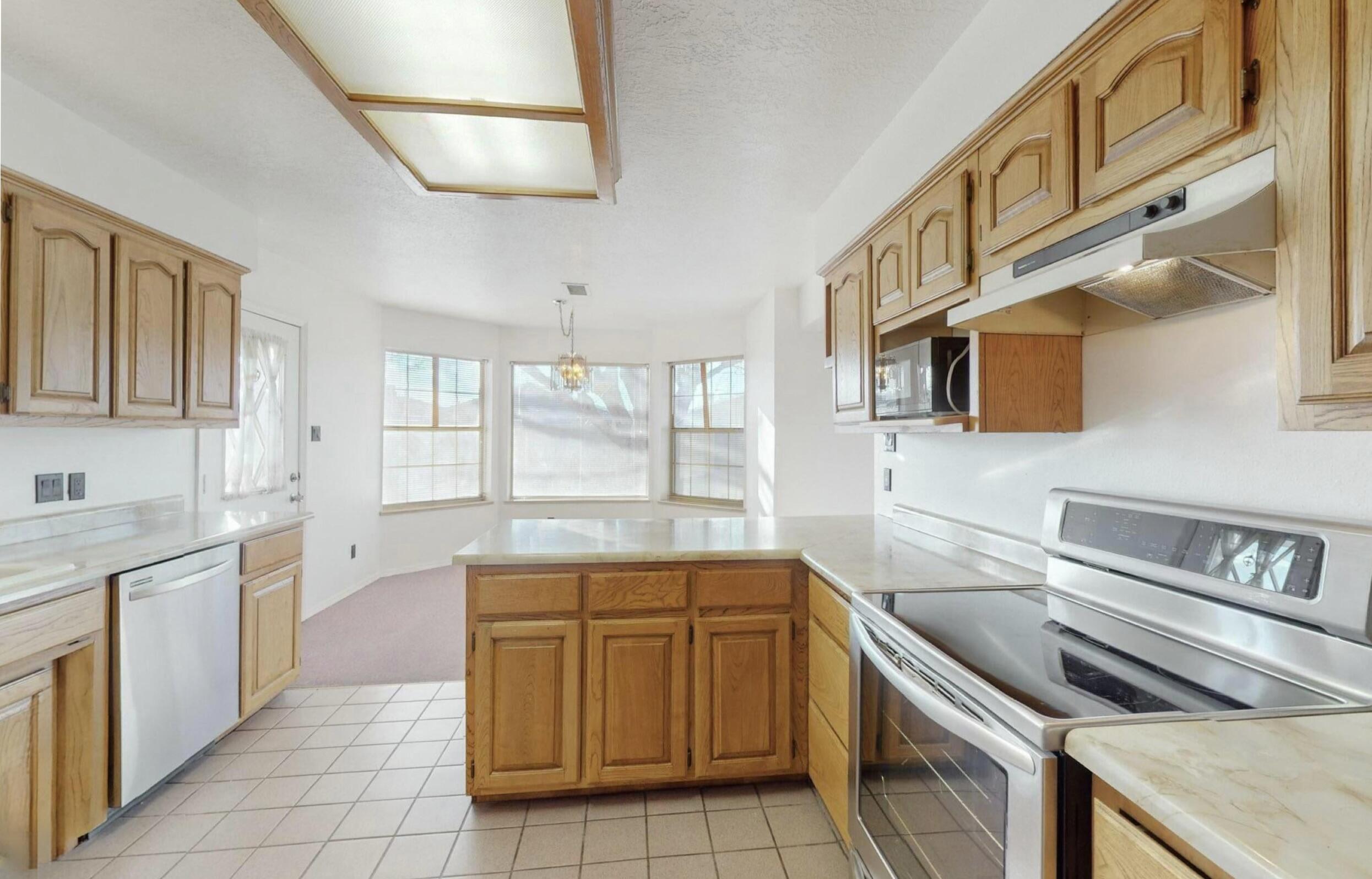 921 Romadora Lane SW