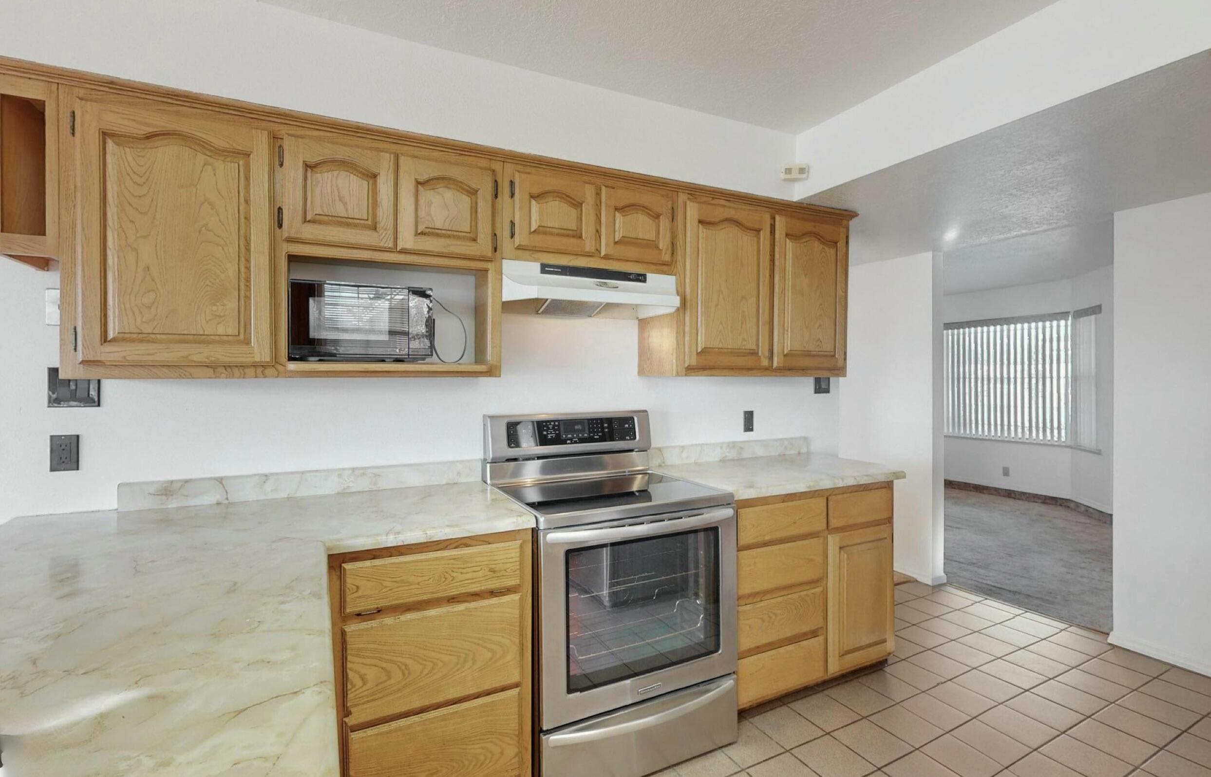 921 Romadora Lane SW