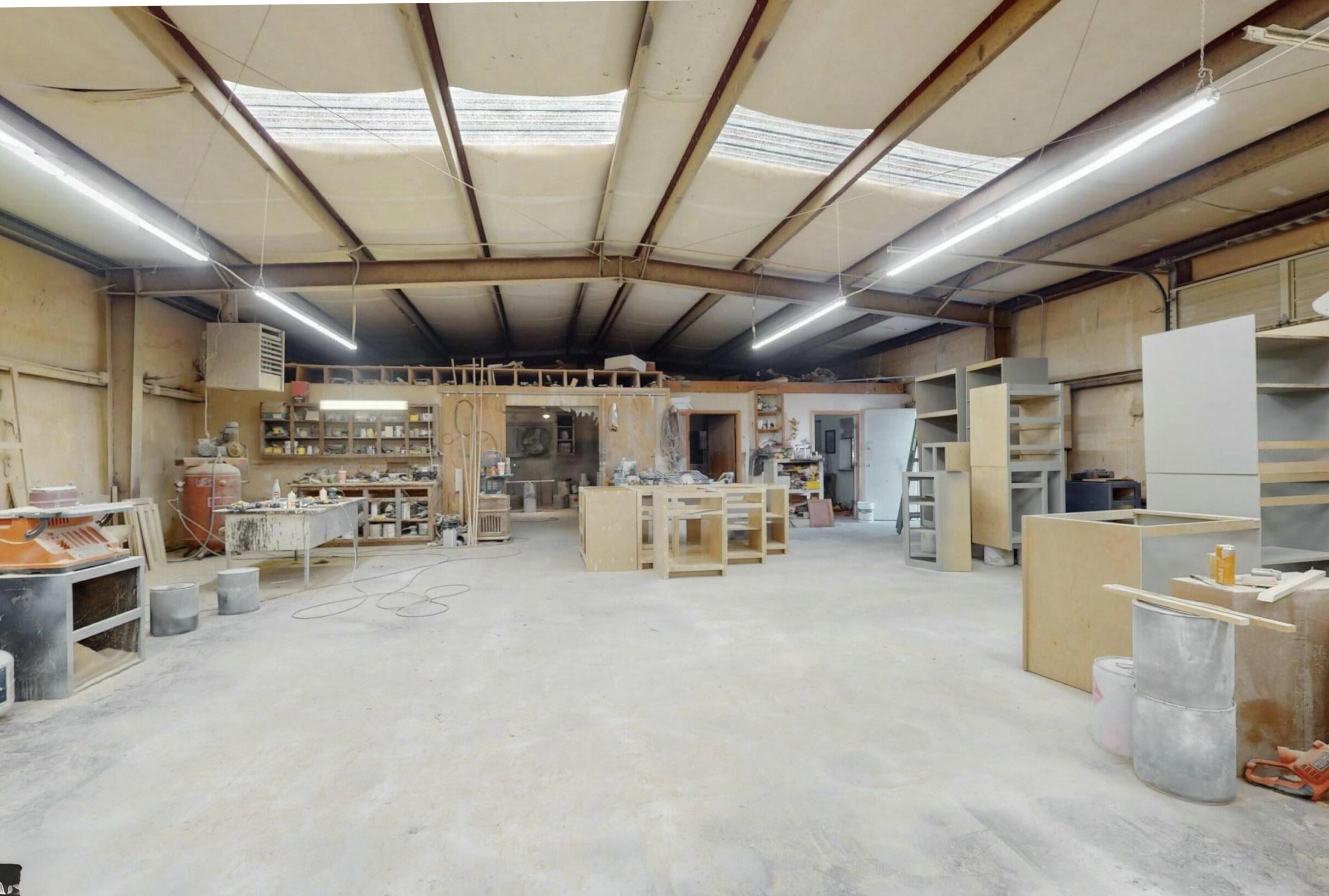 921 Romadora Lane SW