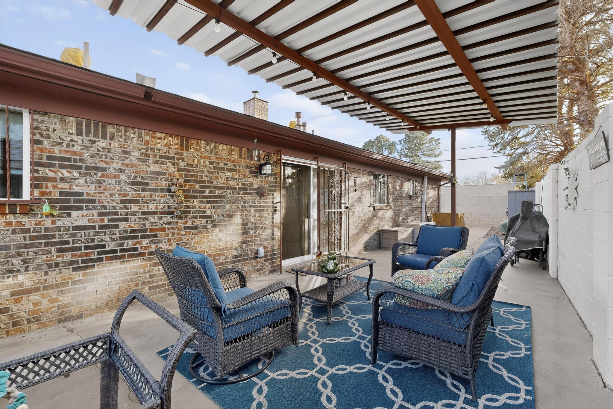 1525 Marron Circle NE