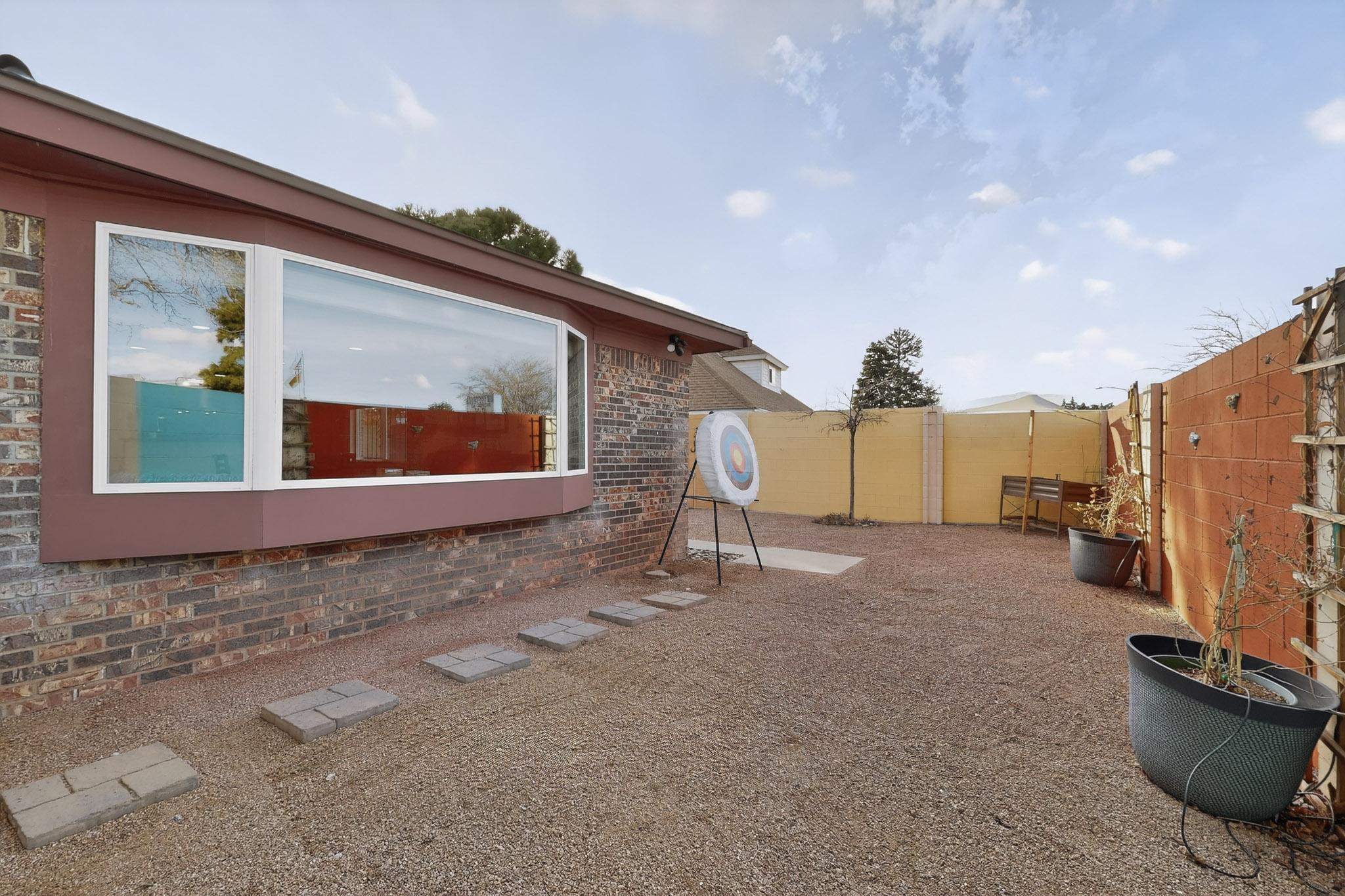 1525 Marron Circle NE