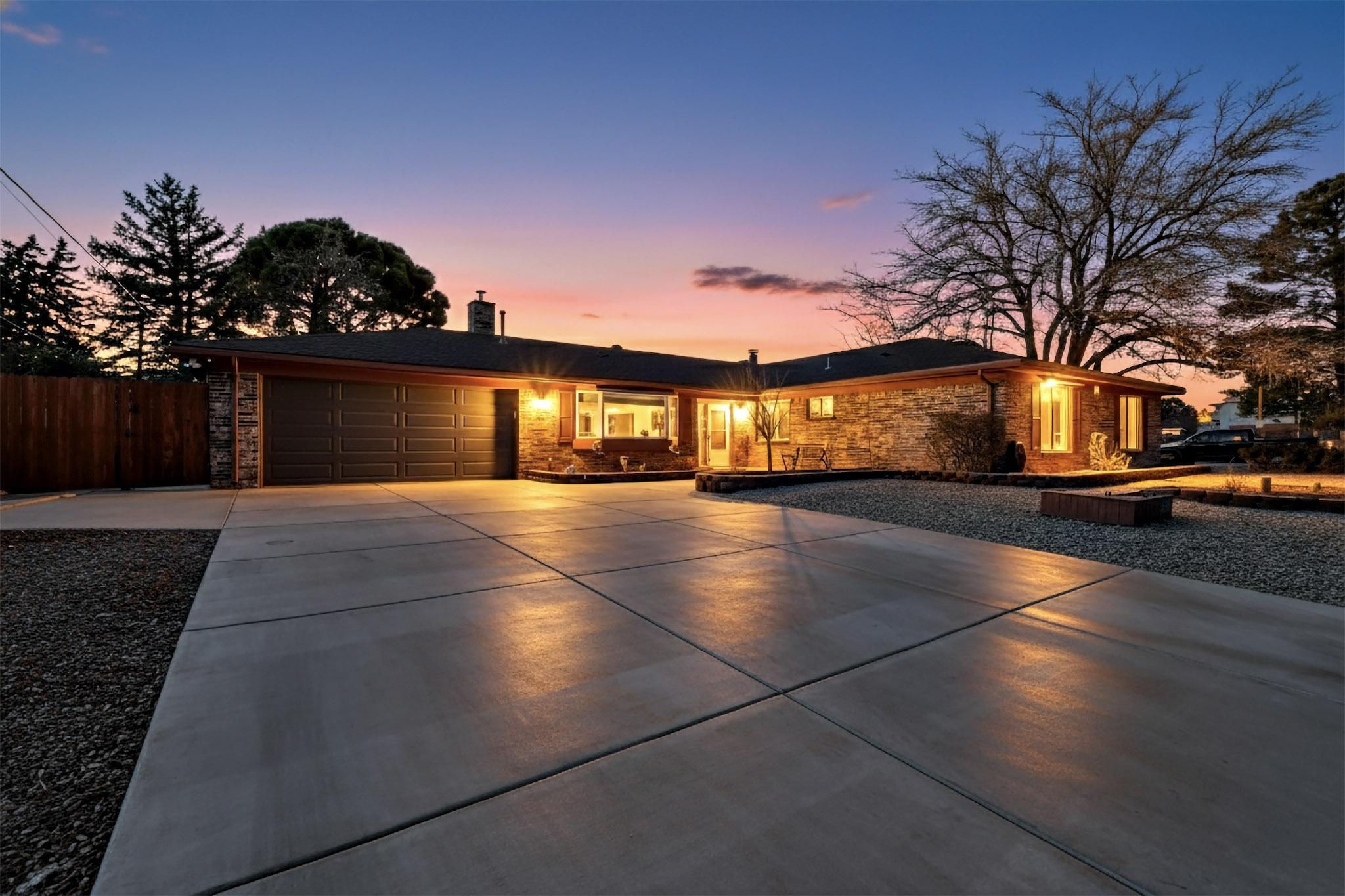 1525 Marron Circle NE