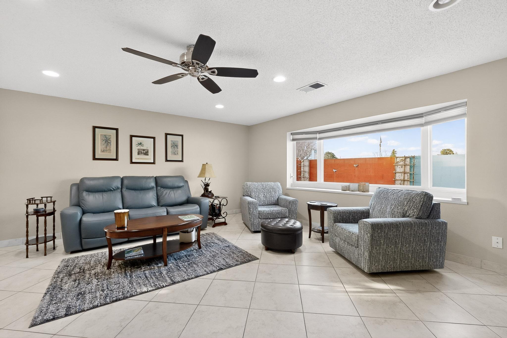 1525 Marron Circle NE