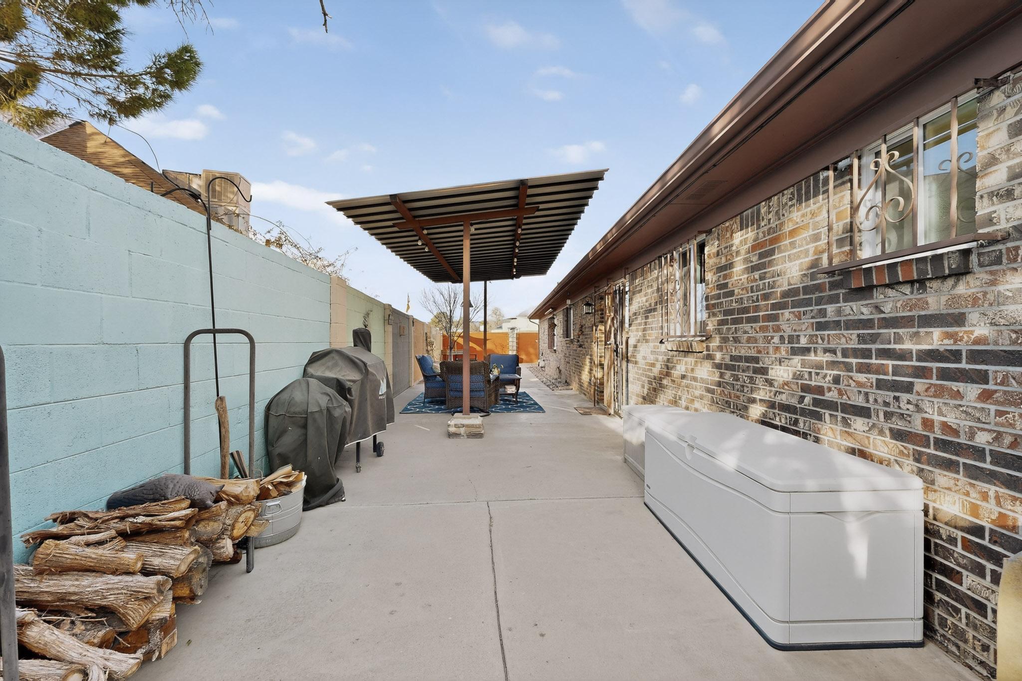 1525 Marron Circle NE