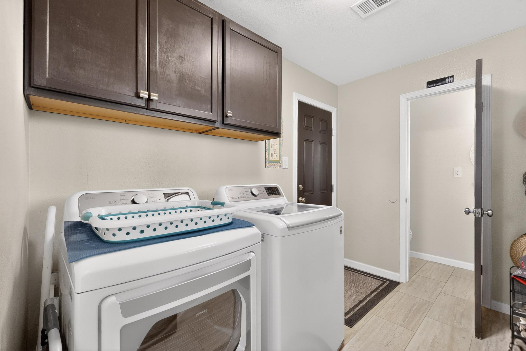 1525 Marron Circle NE