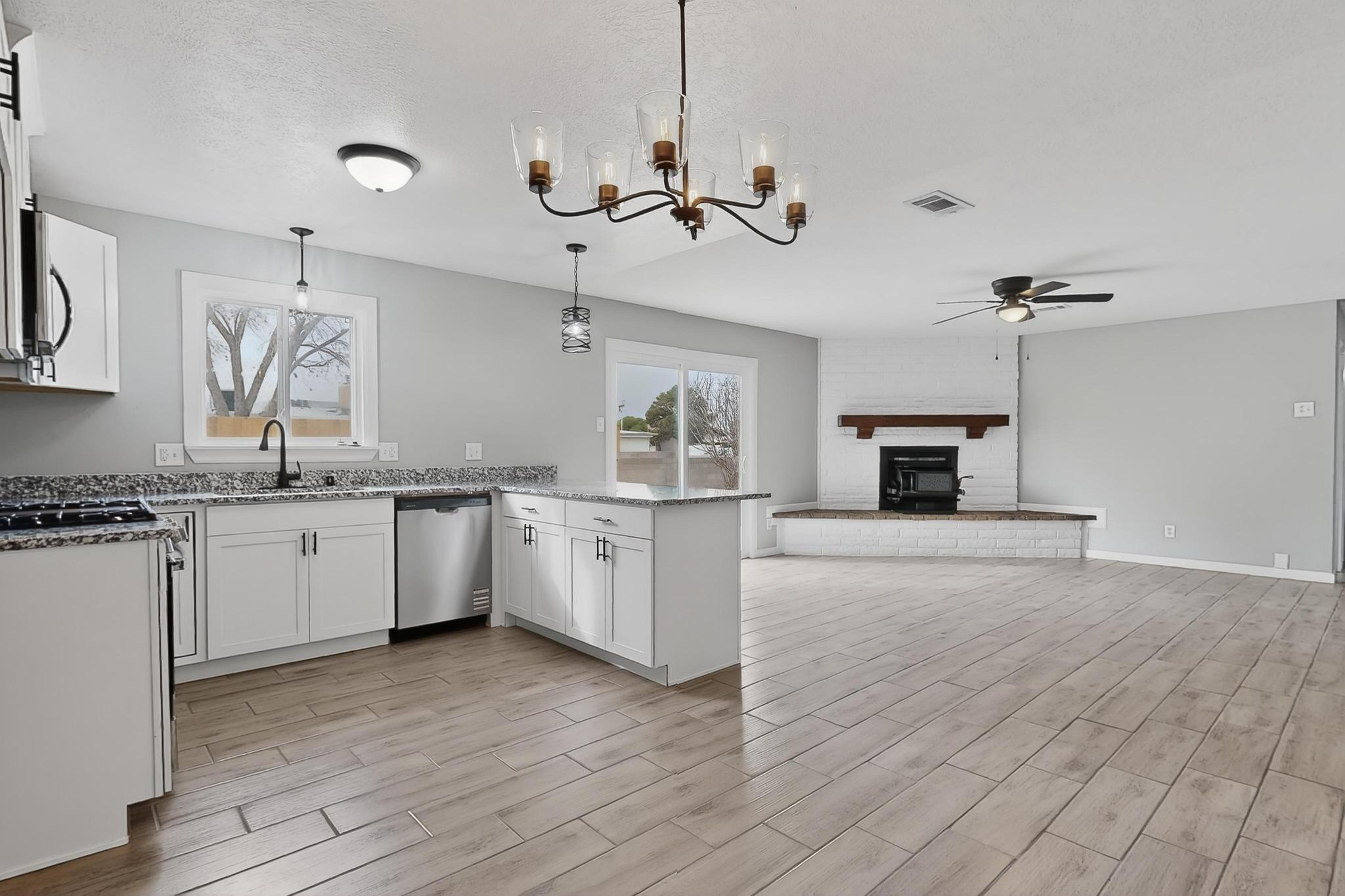 6300 Barnhart Court NE