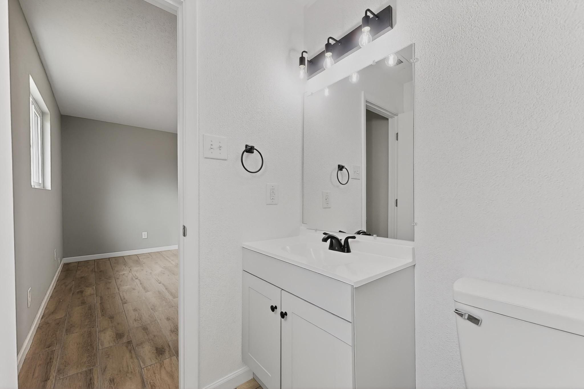 6300 Barnhart Court NE