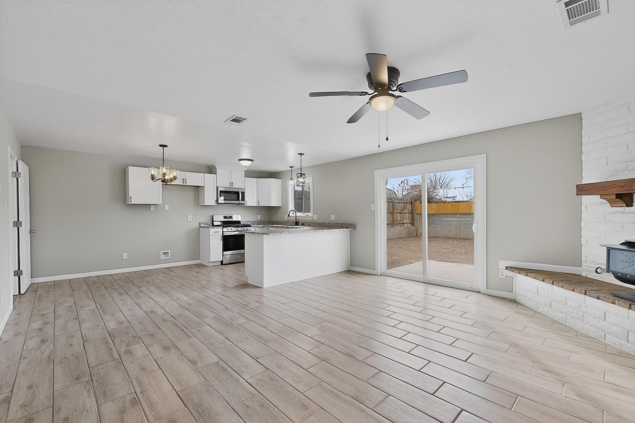 6300 Barnhart Court NE